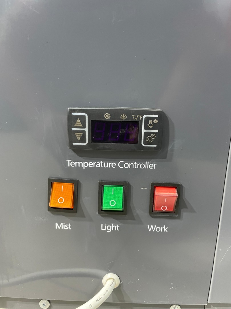 equipos profesionales - Vitrina exhibidora fria mostrador nevera refrigerador para postre alimento frios 4