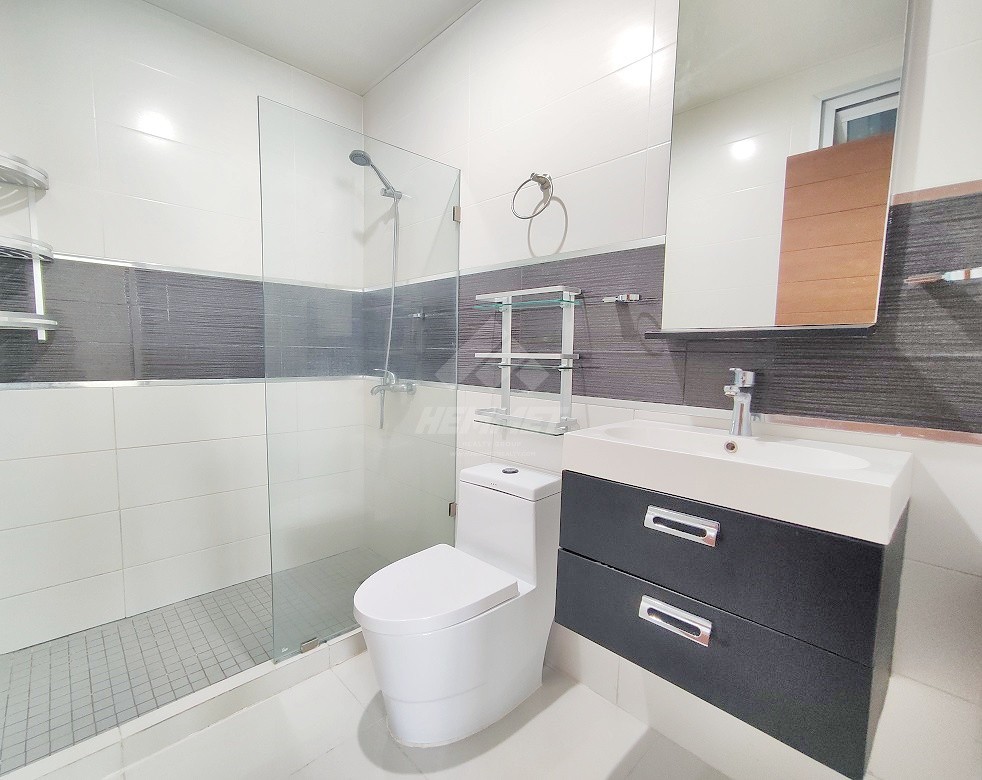 apartamentos - TORRE CON GIMNASIO Y PARQUEOS TECHADOS LA ESMERALDA SANTIAGO  7