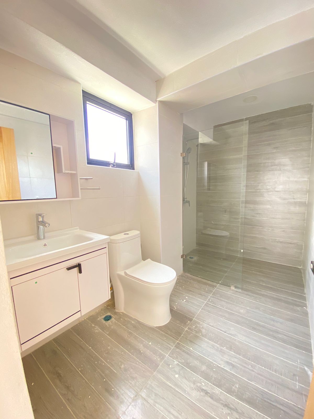 apartamentos - Hermoso apartamento nuevo en Venta Urb. Real 4