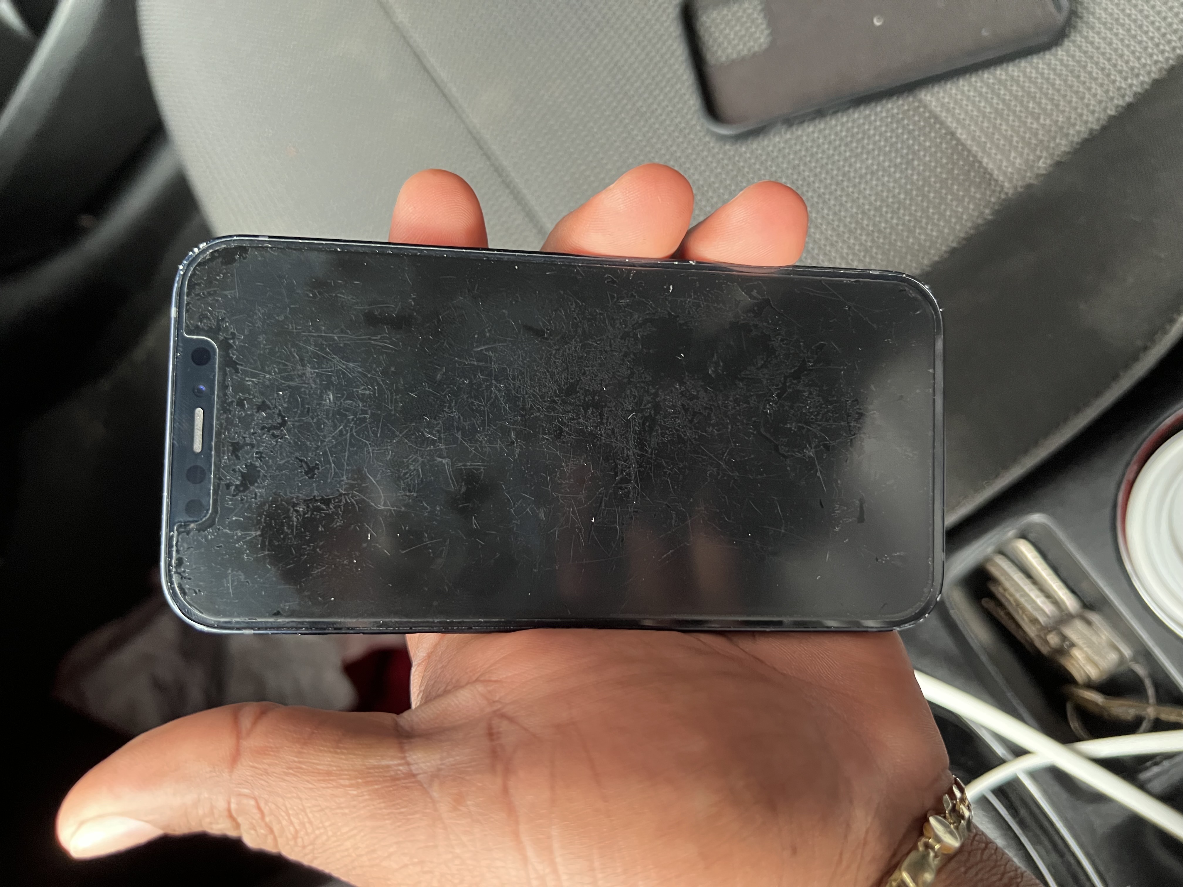 celulares y tabletas - vendo iPhone 12 normal de 63 batería en 83 6