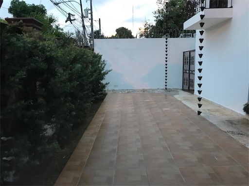 casas - Venta de casa en el mirador sur Distrito Nacional con 765mts de construcción 3