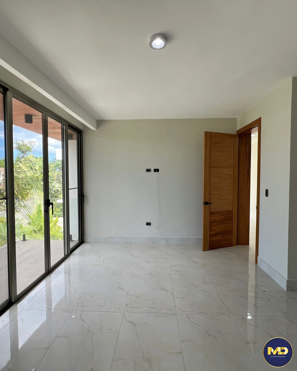 casas vacacionales y villas -  SE VENDE VILLA DE LUJO CON PISCINA Y TERRAZA  UBICADA EN PLAYA NUEVA ROMANA 5