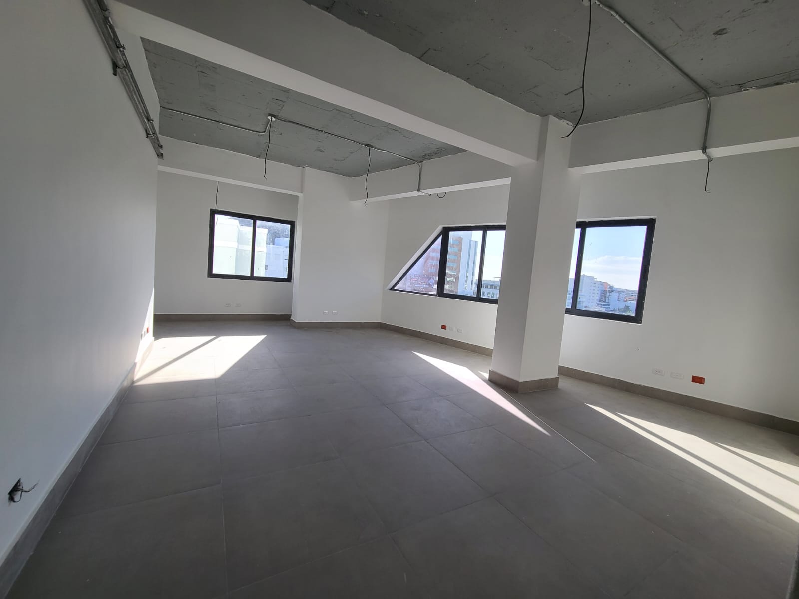 oficinas y locales comerciales - Piso 6 en Torre Corporativa de Lujo Evaristo  7