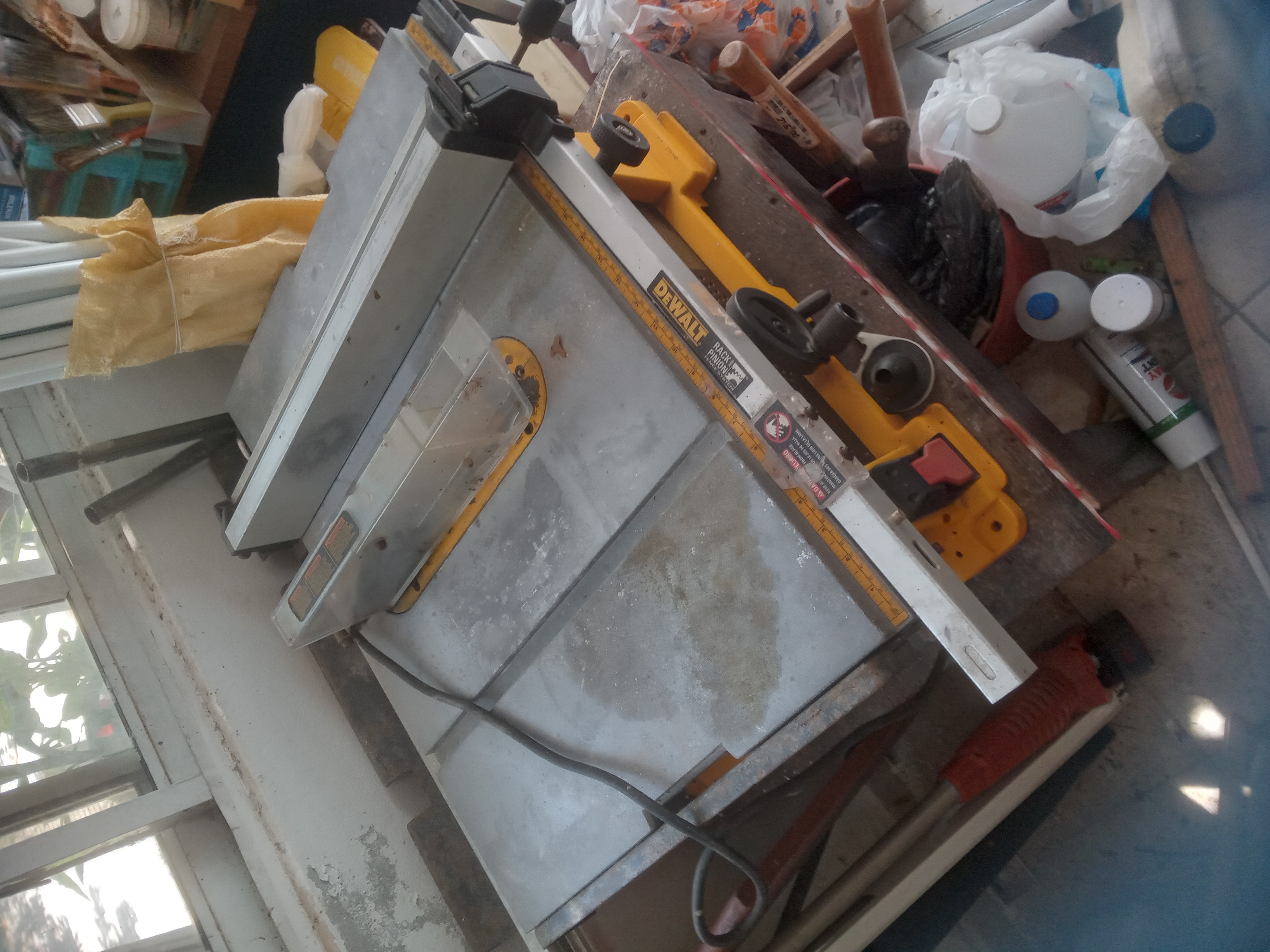 equipos profesionales - Vendo sierra de banco Dewalt 1