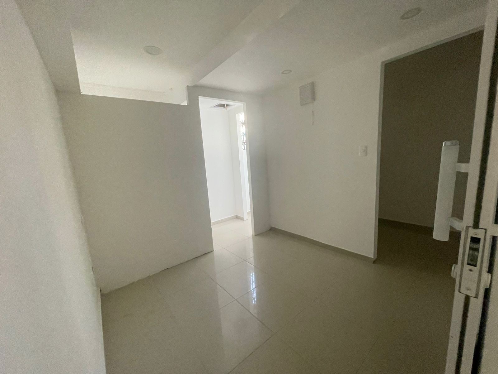 oficinas y locales comerciales - Alquiler céntrico local en Bella vista 7