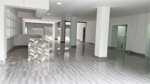 oficinas y locales comerciales - Local amplio de 500 metros en la fe 3