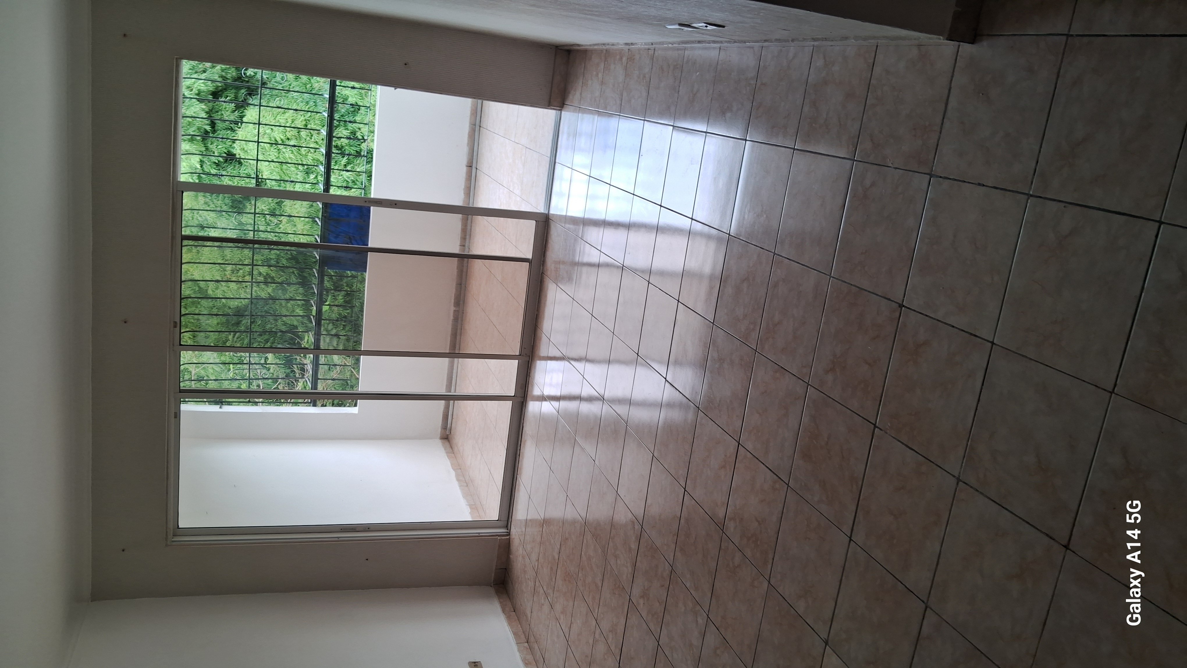 apartamentos - Ave. Republica de Colombia. hermoso y tranquilo apto. 3er piso. 