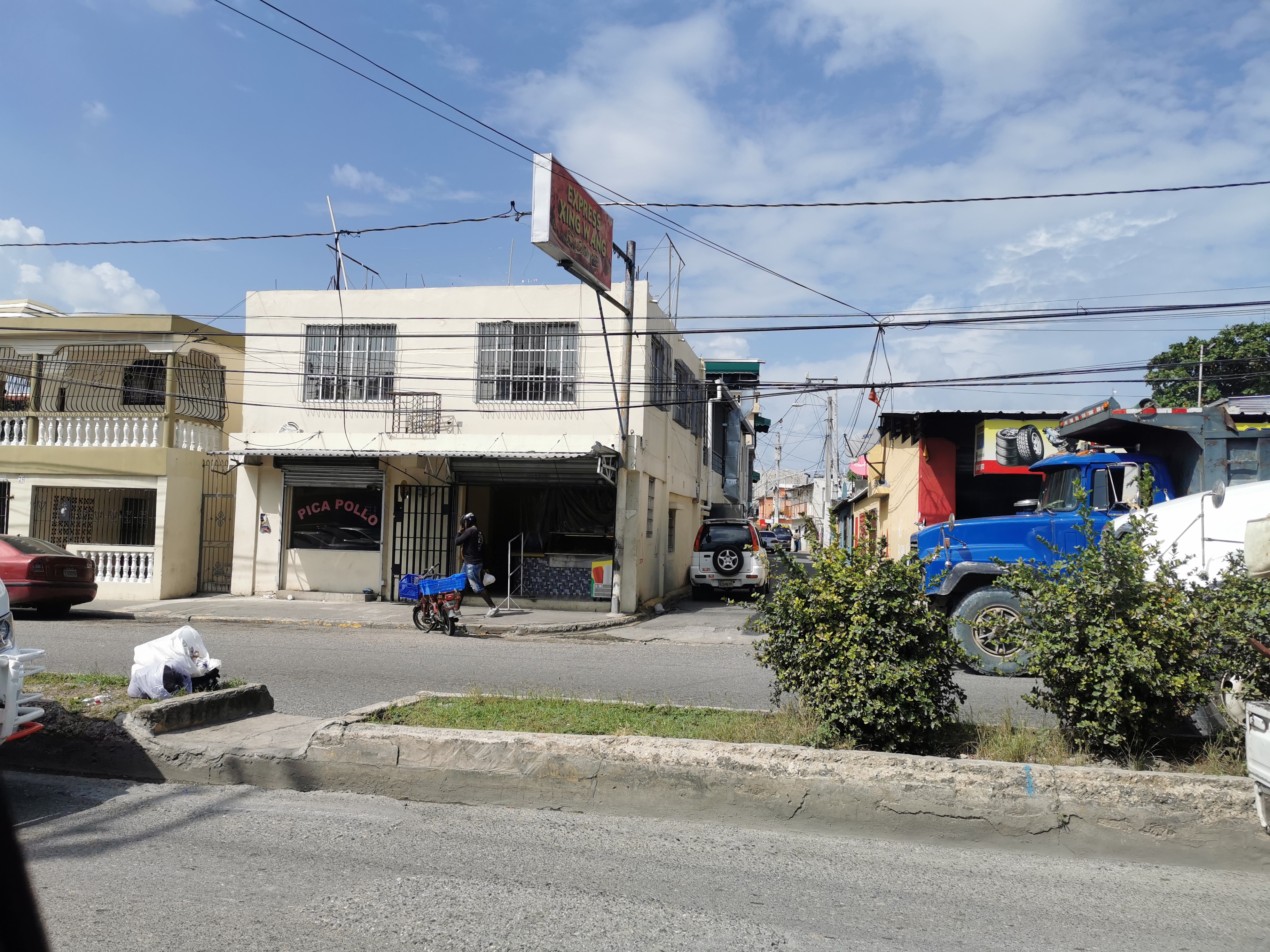 apartamentos - Apto de 1 hab, 2do nivel en la Av los beisbolistas 3