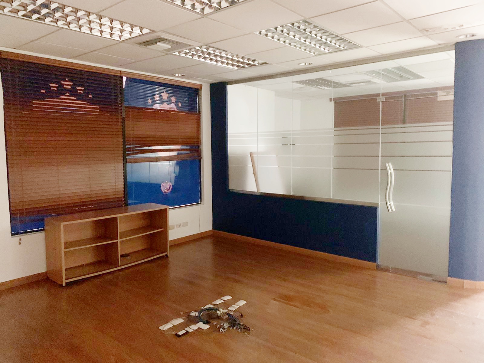 oficinas y locales comerciales - Local céntrico en Piantini 2