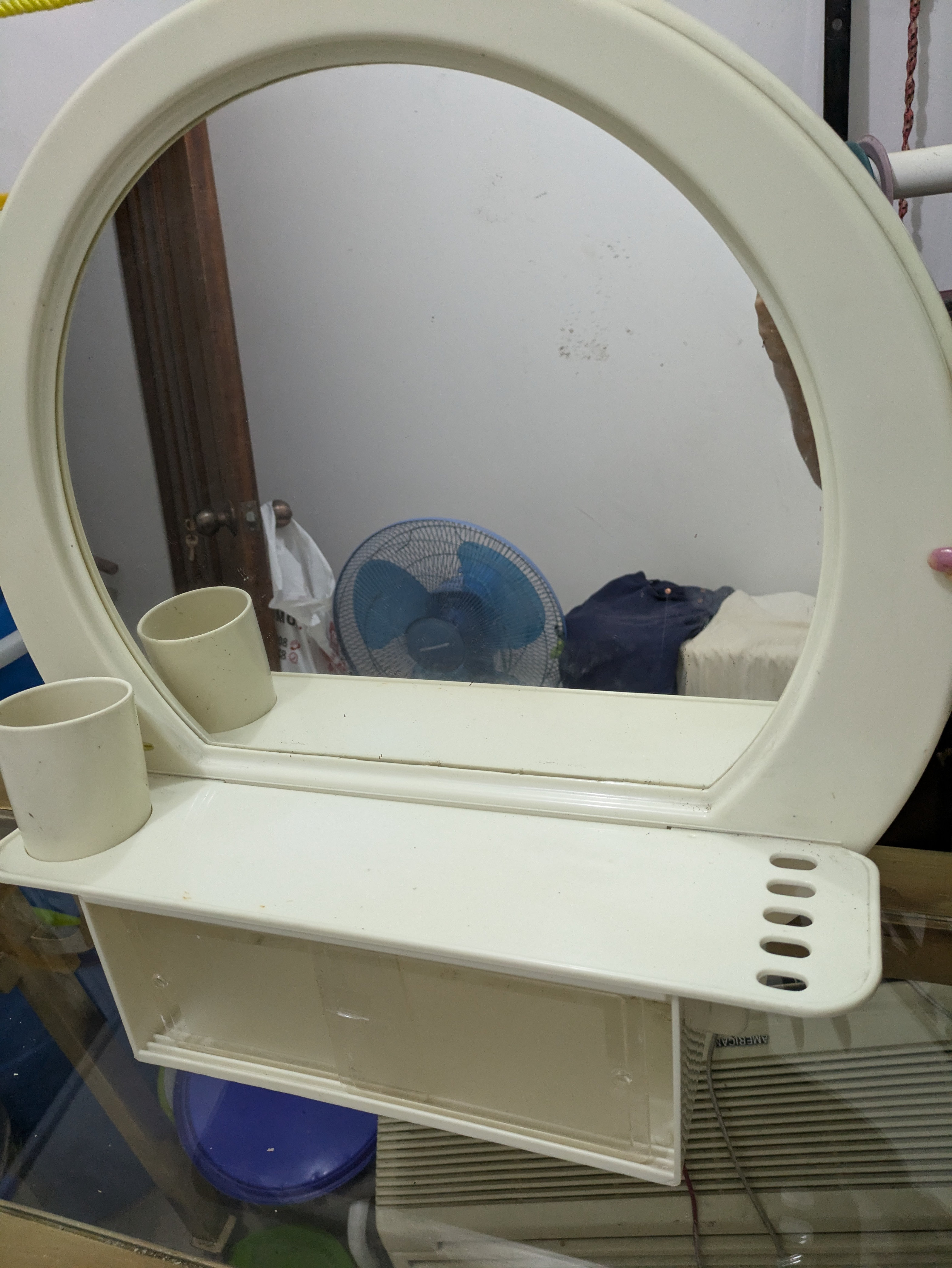 decoración y accesorios - Espejo para baño con su porta cepillo, porta vaso y compartimiento para guardar