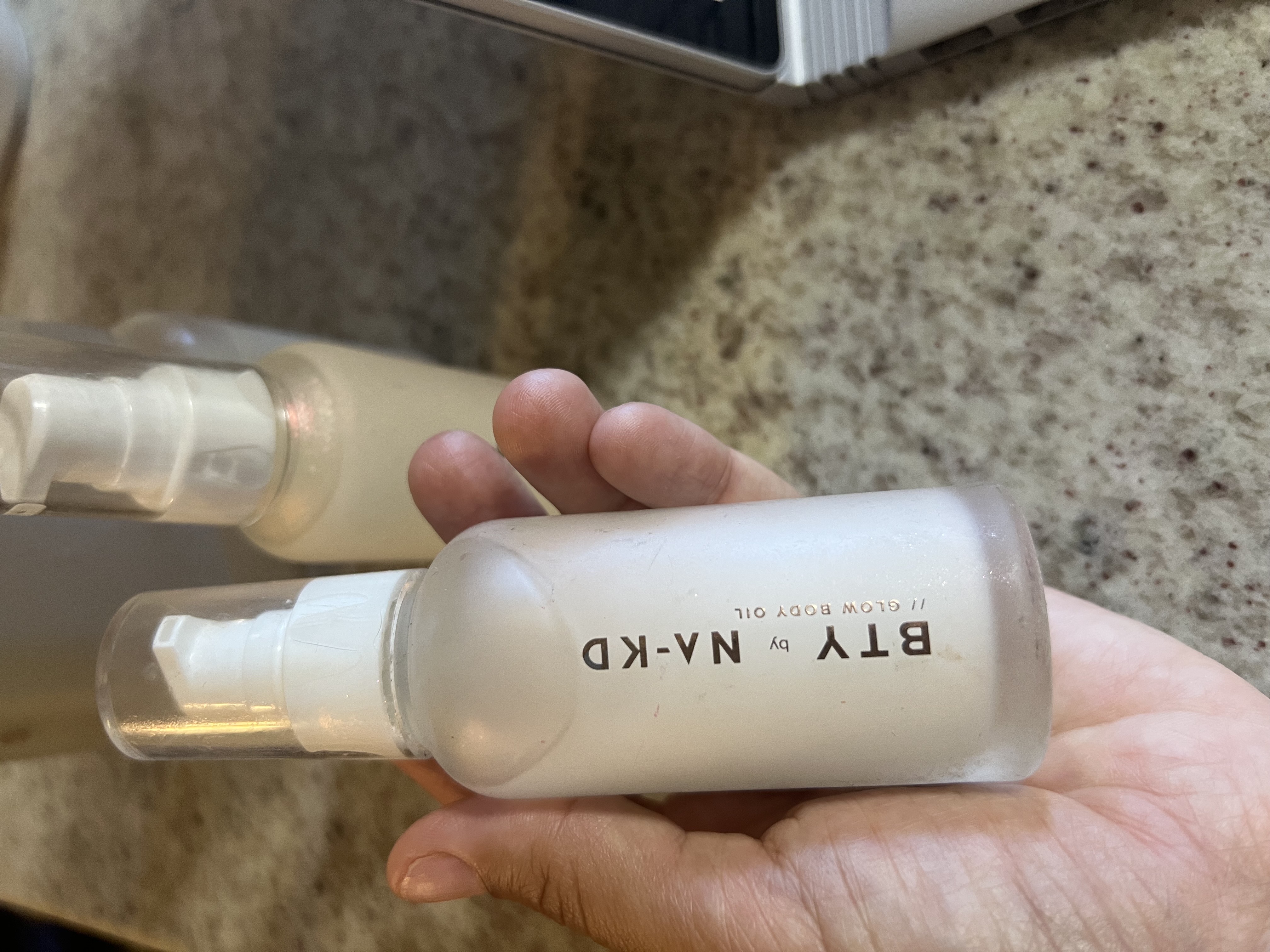 salud y belleza - ✨ Brilla con cada gota ✨
Nuestro aceite corporal ilumina tu piel  1