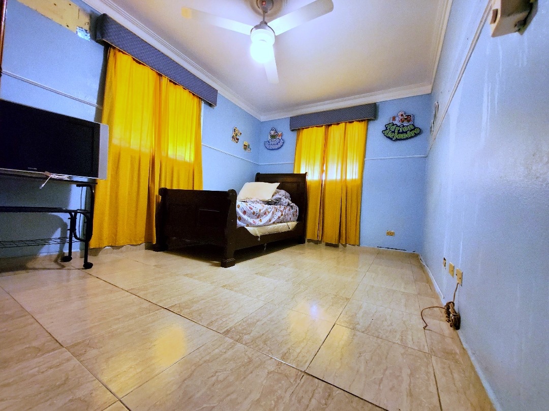 casas - Venta de casa en el mirador este de 450mts Santo Domingo  2