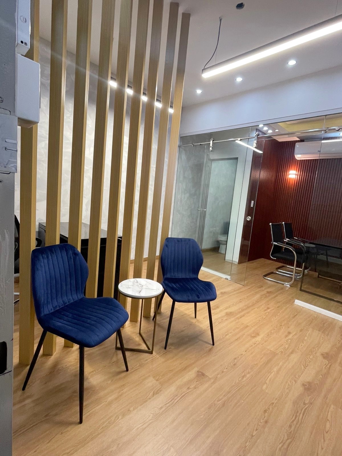 oficinas y locales comerciales - Alquiler local primer nivel amoblado 3