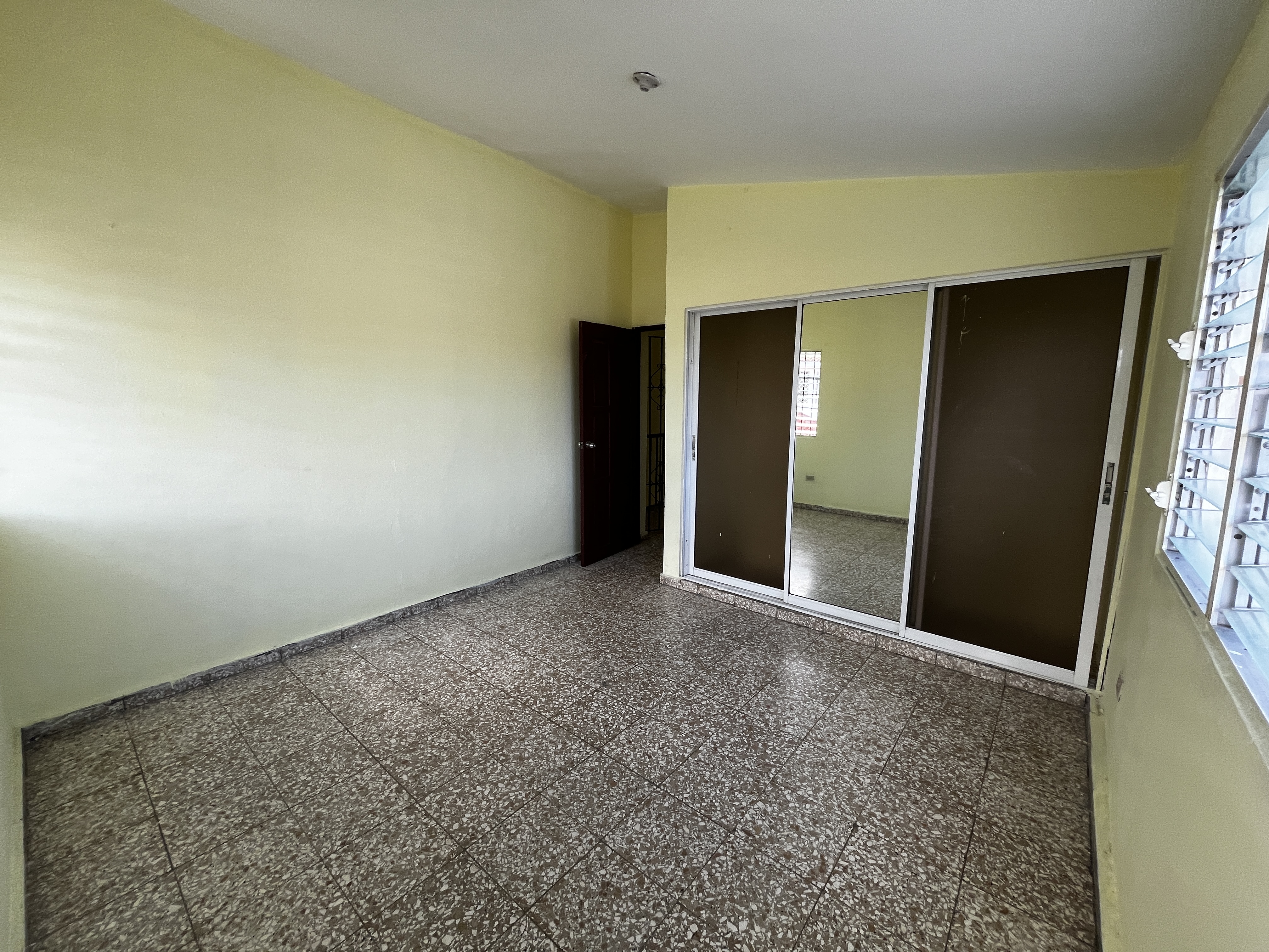 casas - Res. Rosa María, Bayona, Prol. Av. 27 de febrero 5