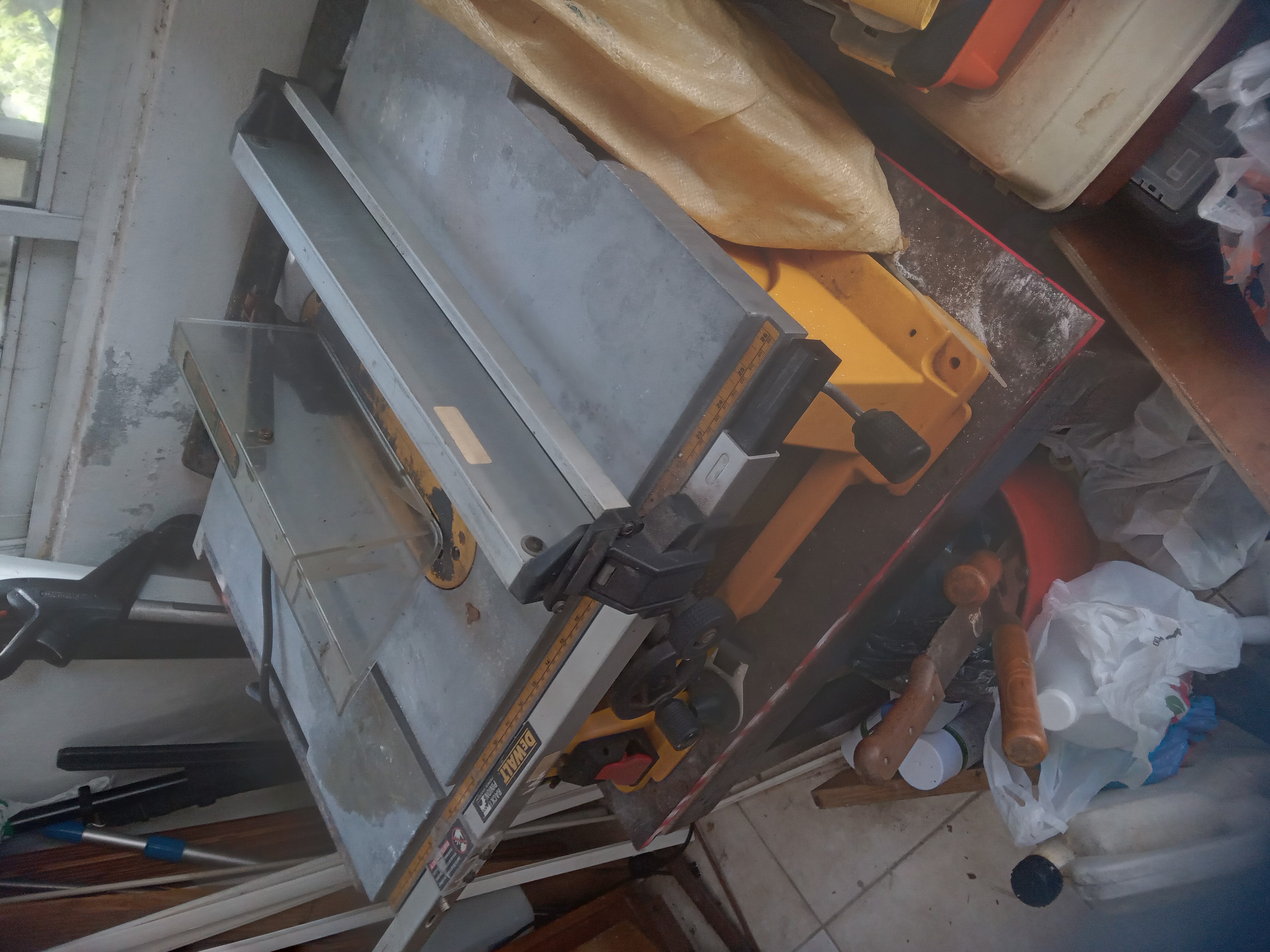 equipos profesionales - Vendo sierra de banco Dewalt 3