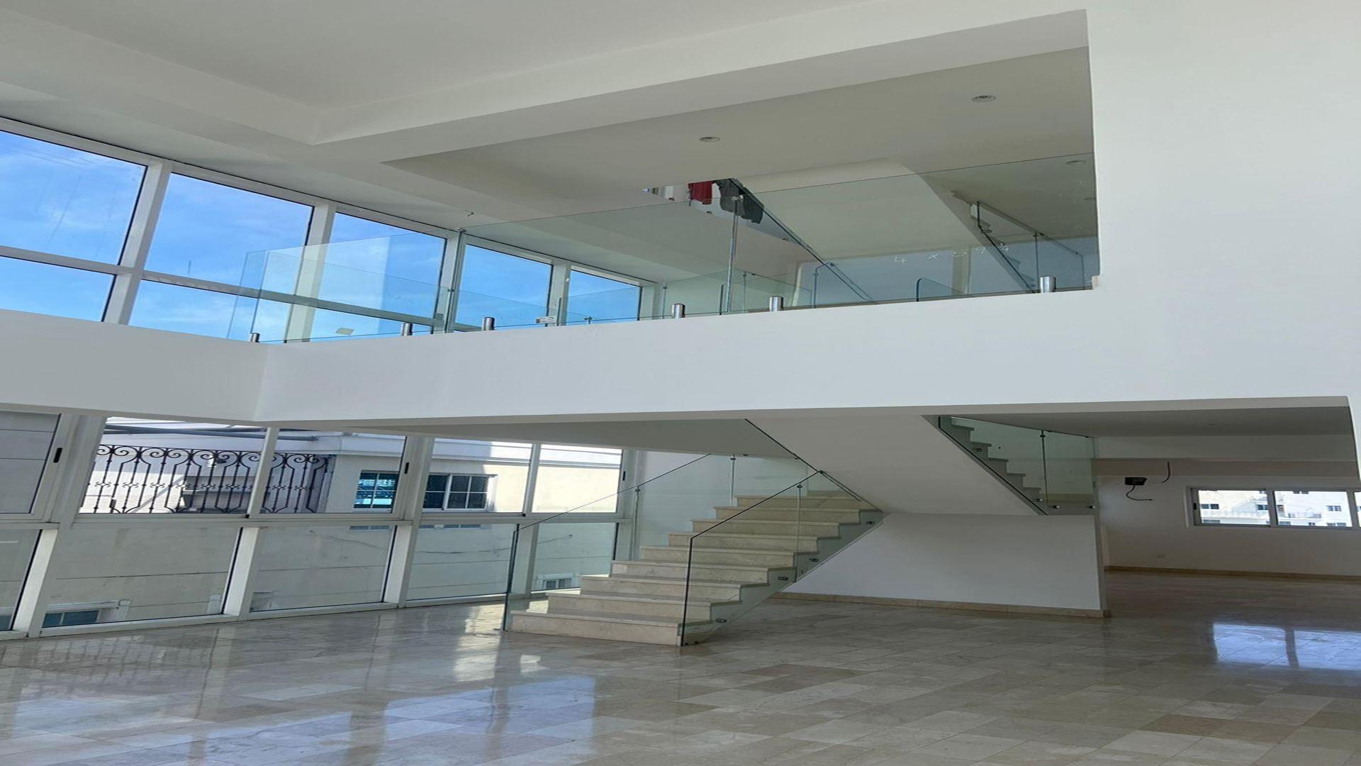 apartamentos - Un apartamento por piso en Serrallés 0