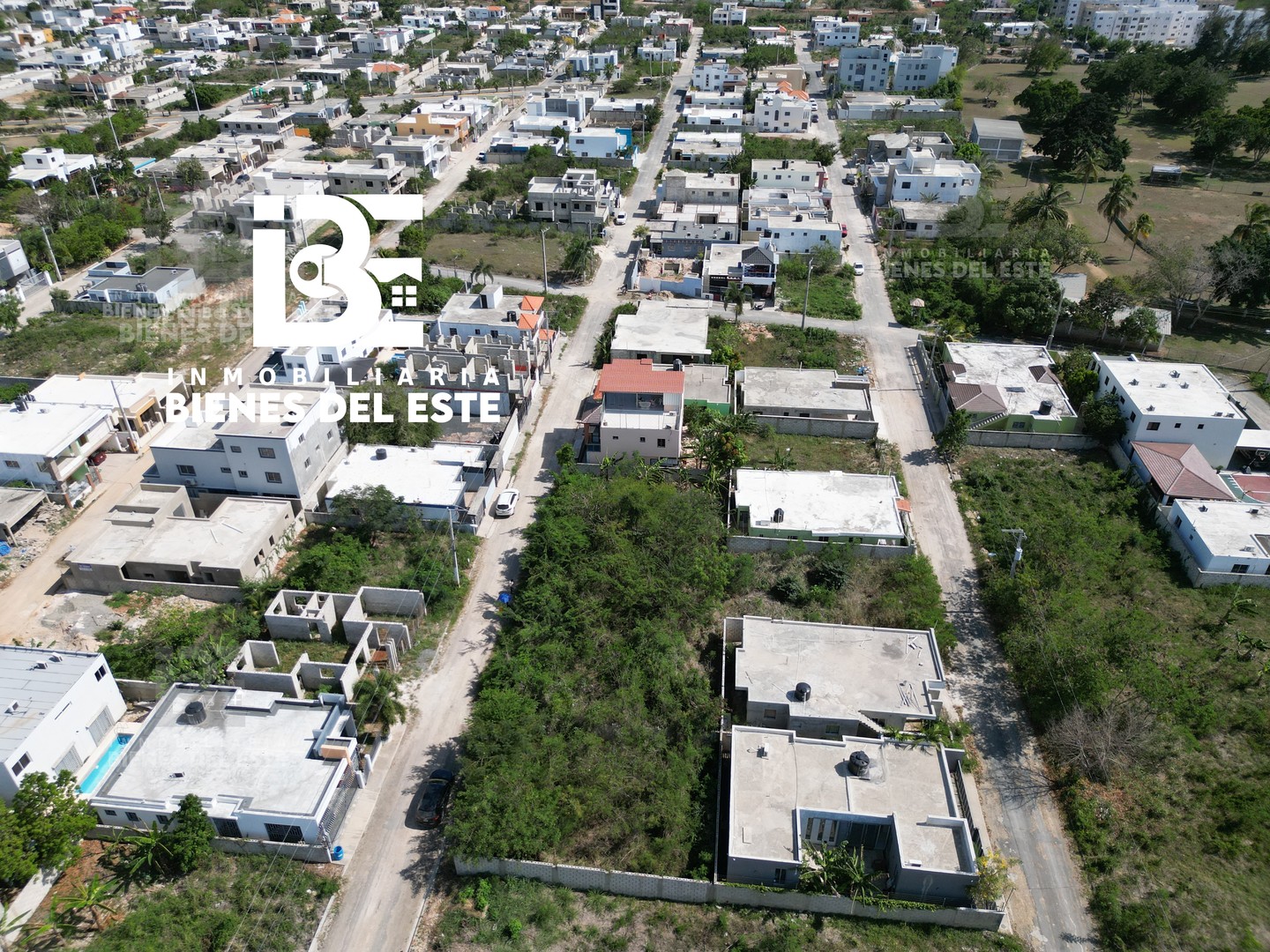 solares y terrenos -  Solar Muy Bien Ubicado en Residencial Naime Etapa Tres, con 225 Metros
 5