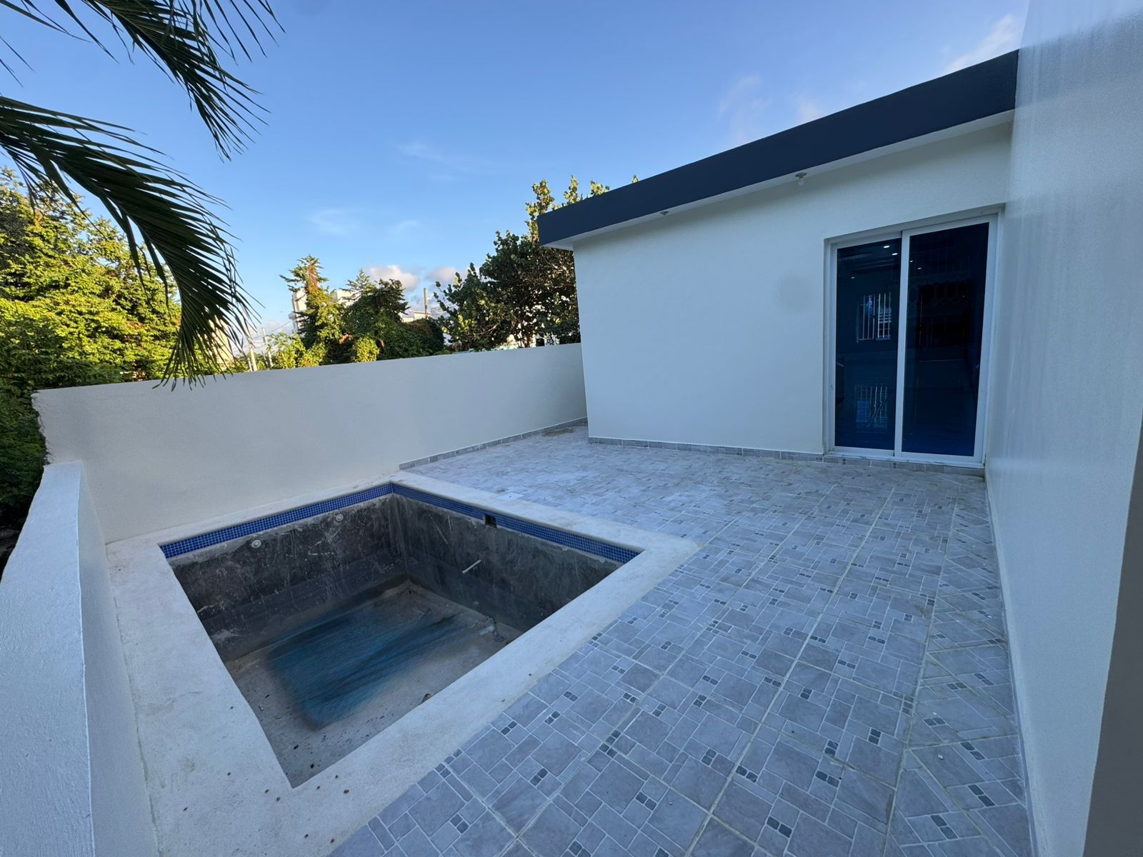 casas - casa moderna totalmente nueva, pocos minutos del malecón y centro de la ciudad  1
