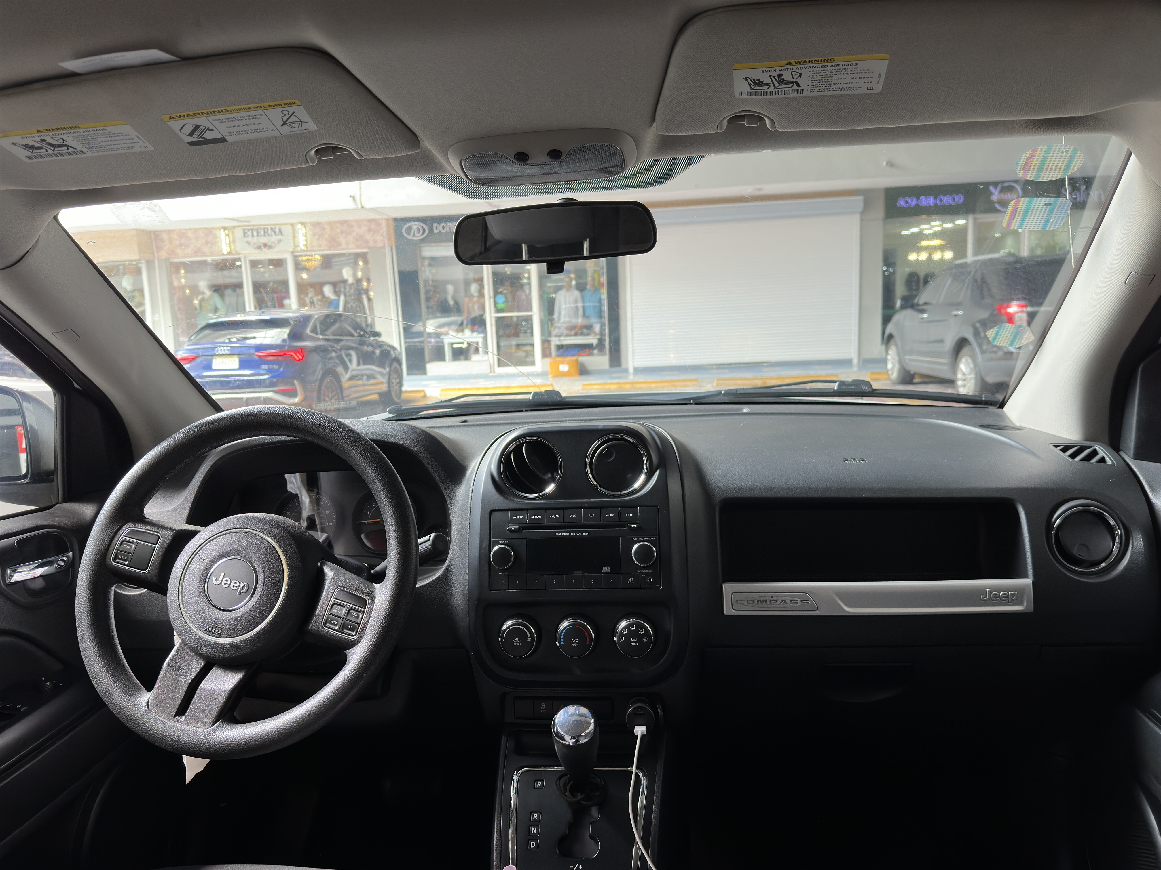 jeepetas y camionetas - Jeep Compass en excelente estado – Automática, con papeles al día.  6