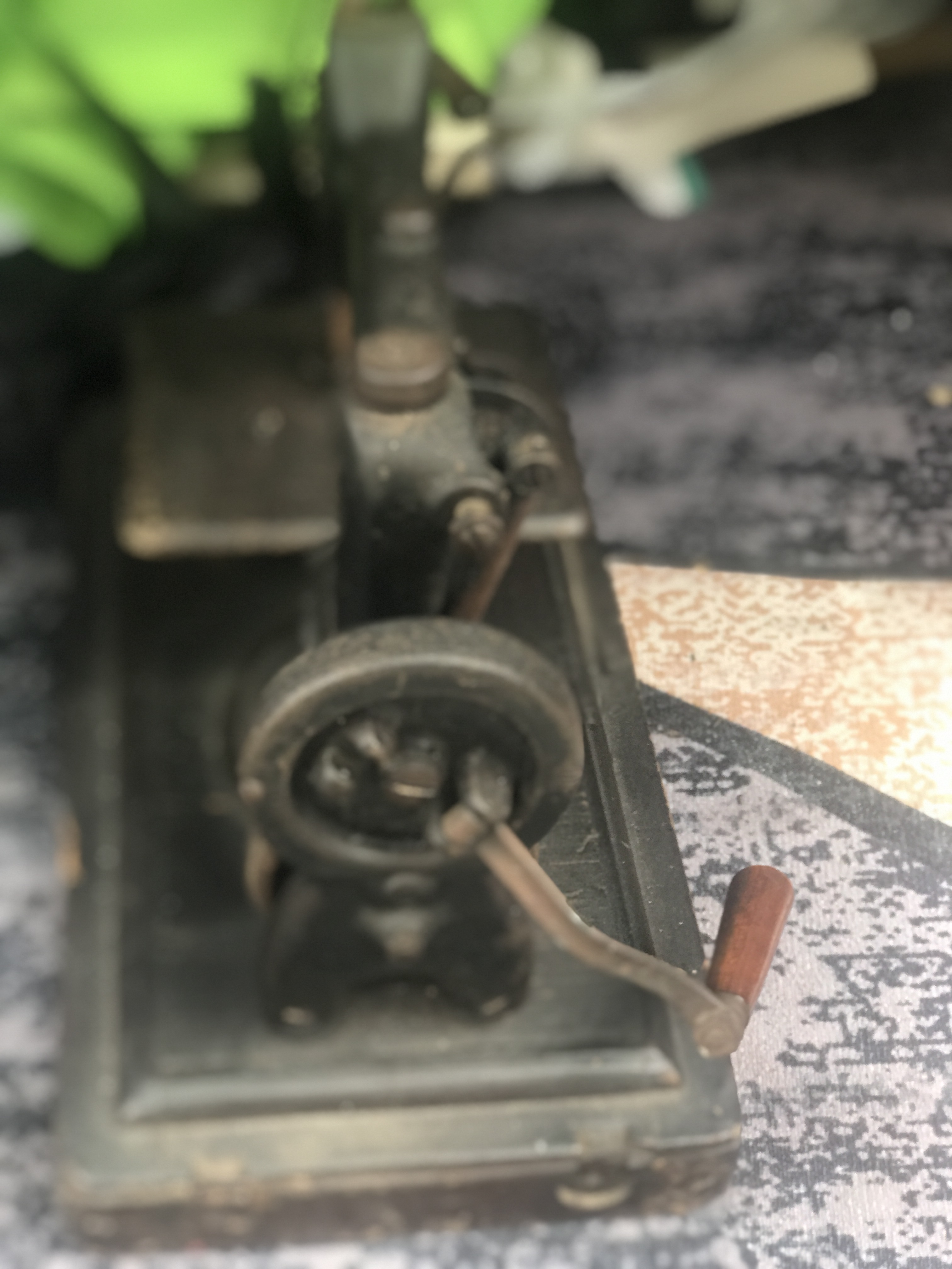 arte y antigüedades - Máquina de coser antigua  1
