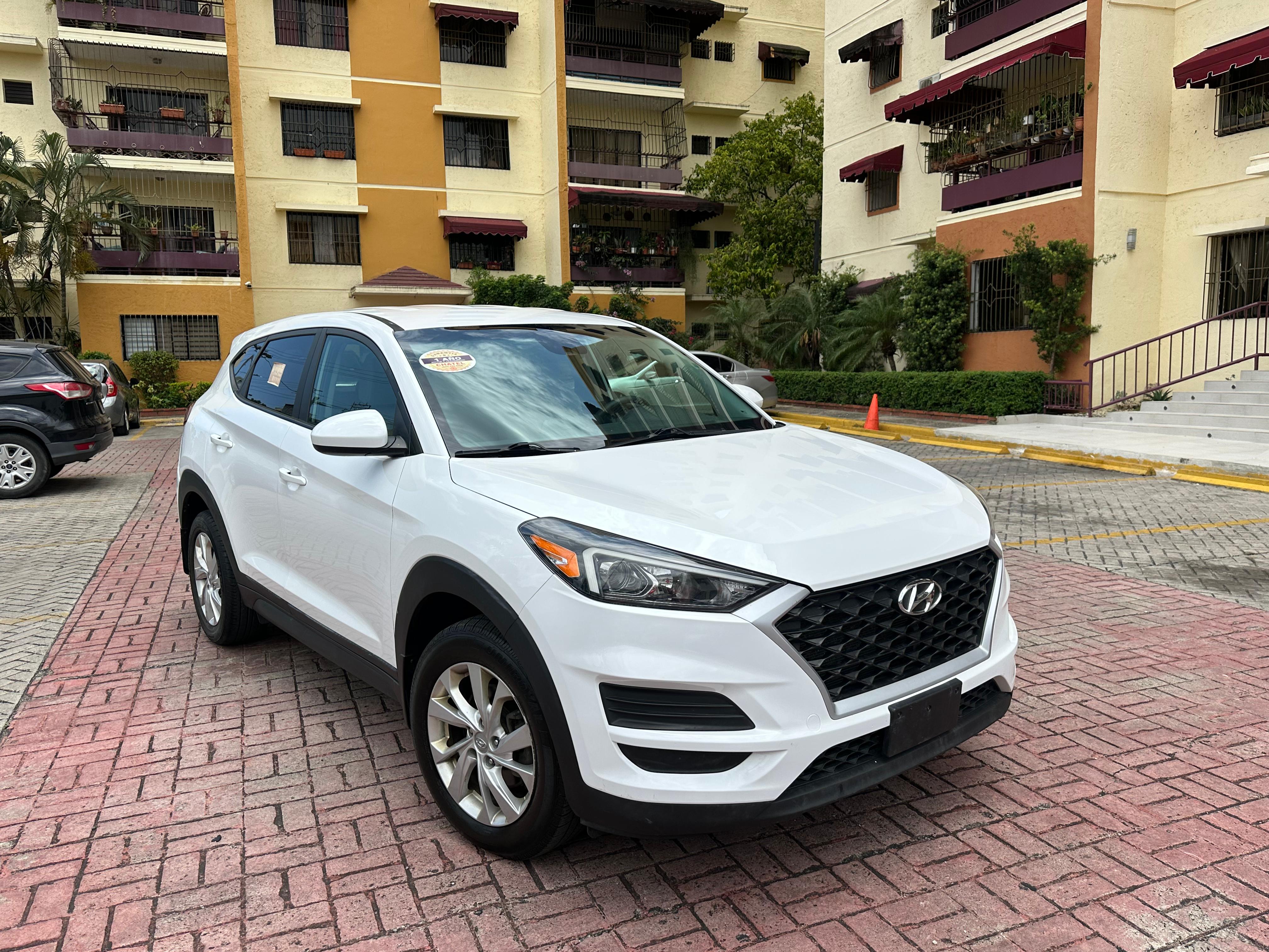 jeepetas y camionetas - HYUNDAI TUCSON SE 19 CLEAN  1