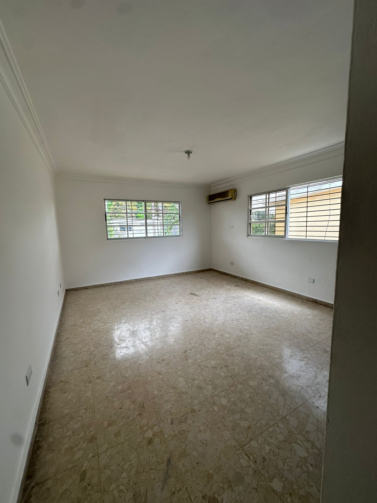 casas - Casa en Alquiler La Castellana Uso Familiar O Come 6