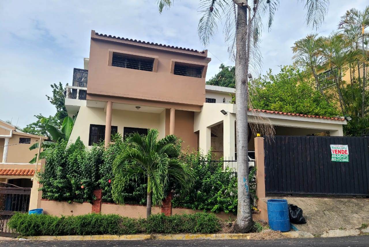 casas - Casa en colina de los Rios de 2 niveles