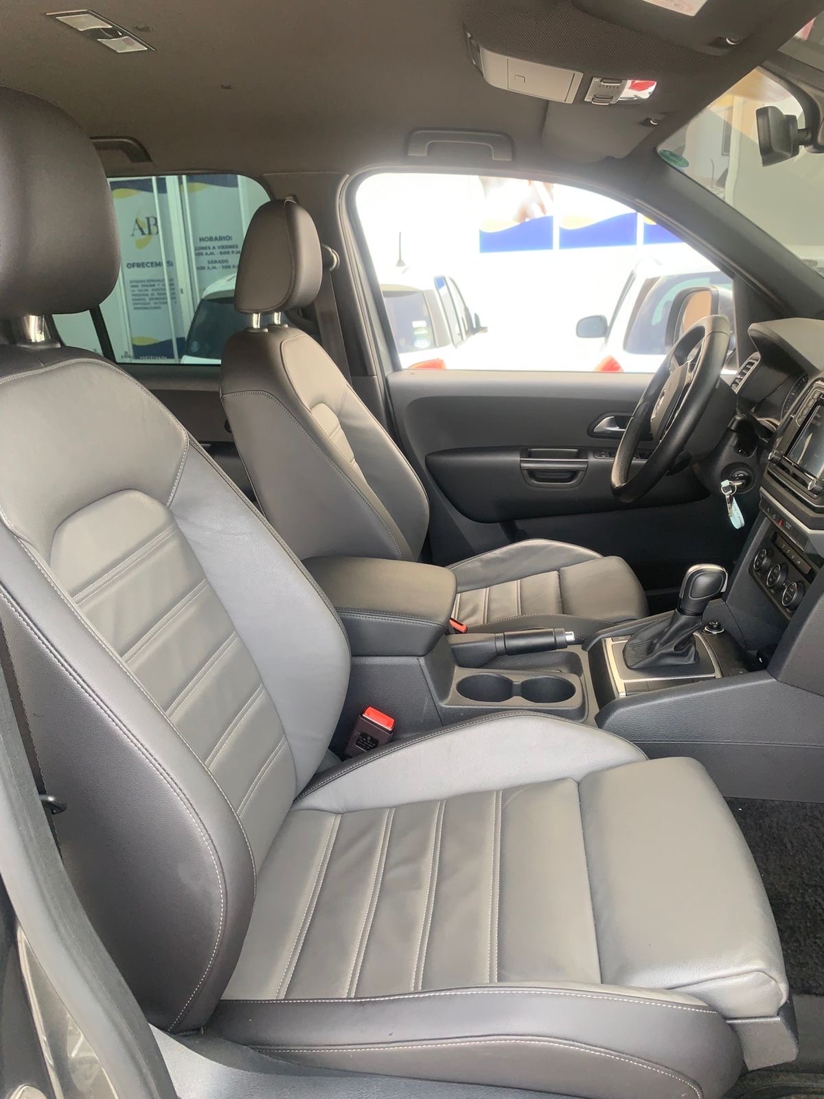 jeepetas y camionetas - Dueño unico vende  2