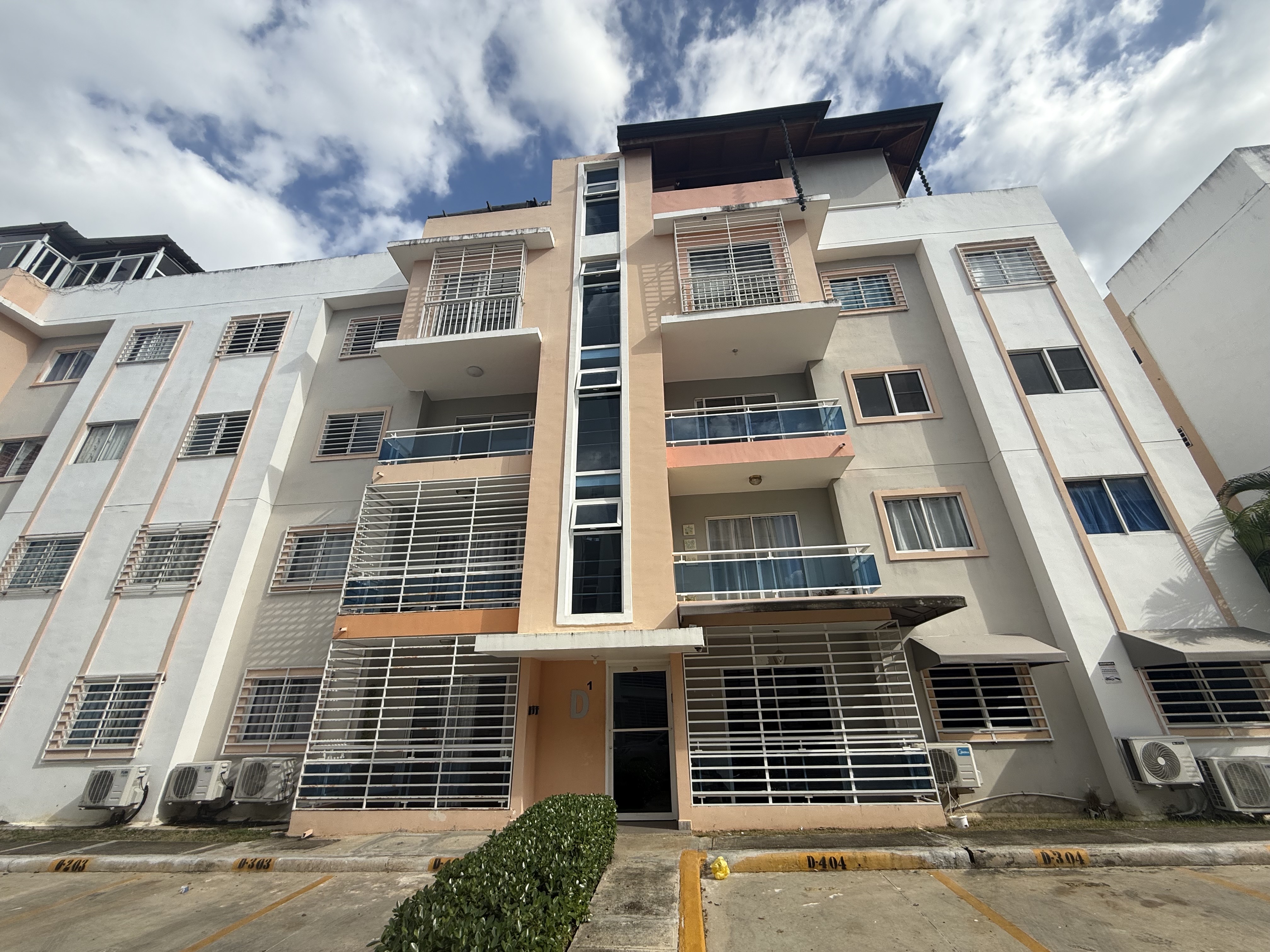apartamentos - vendo en palma real 4 nivel con jacusi 