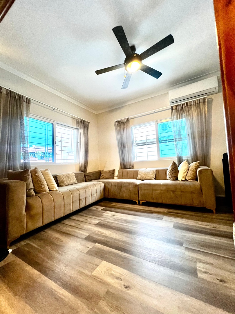 apartamentos - El Millón📍D.N.
🏷️US$215,000.-
•Área de 197 Mts
•1 er Nivel  •3 Habitaciones 
 2
