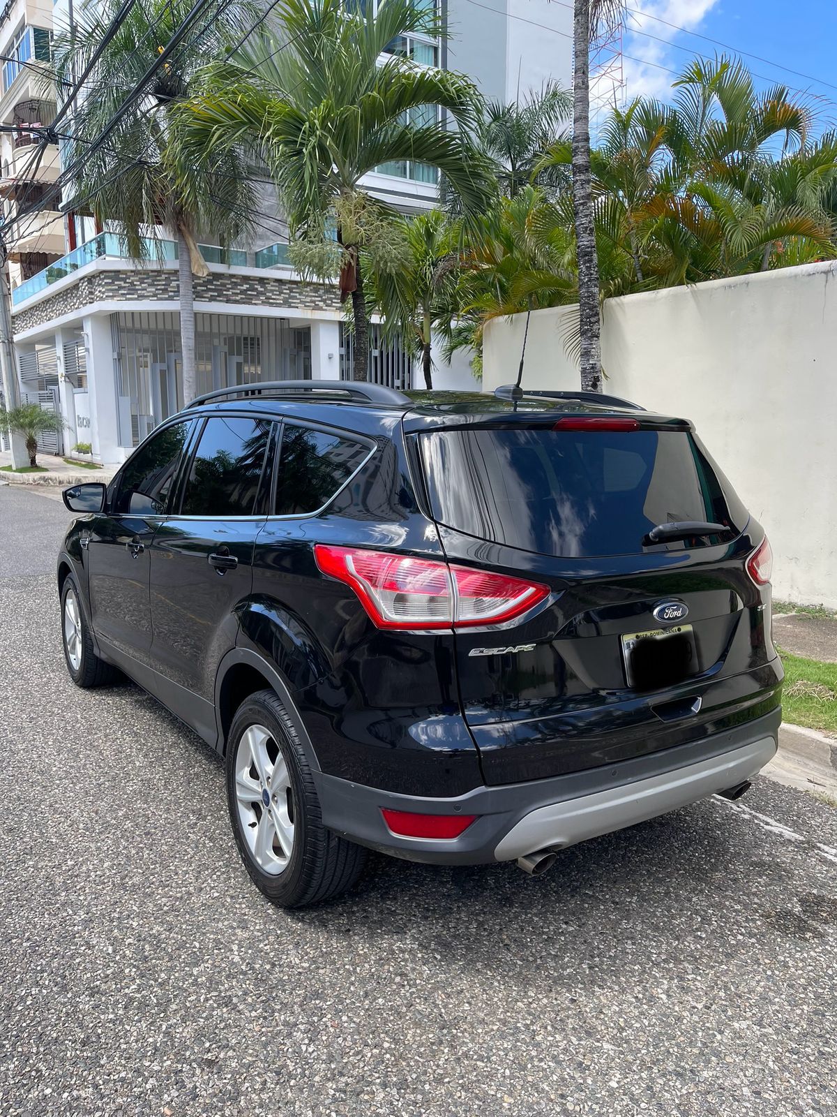 jeepetas y camionetas - Ford Escape 2016 con todos los extras. RD$ 495,000 3