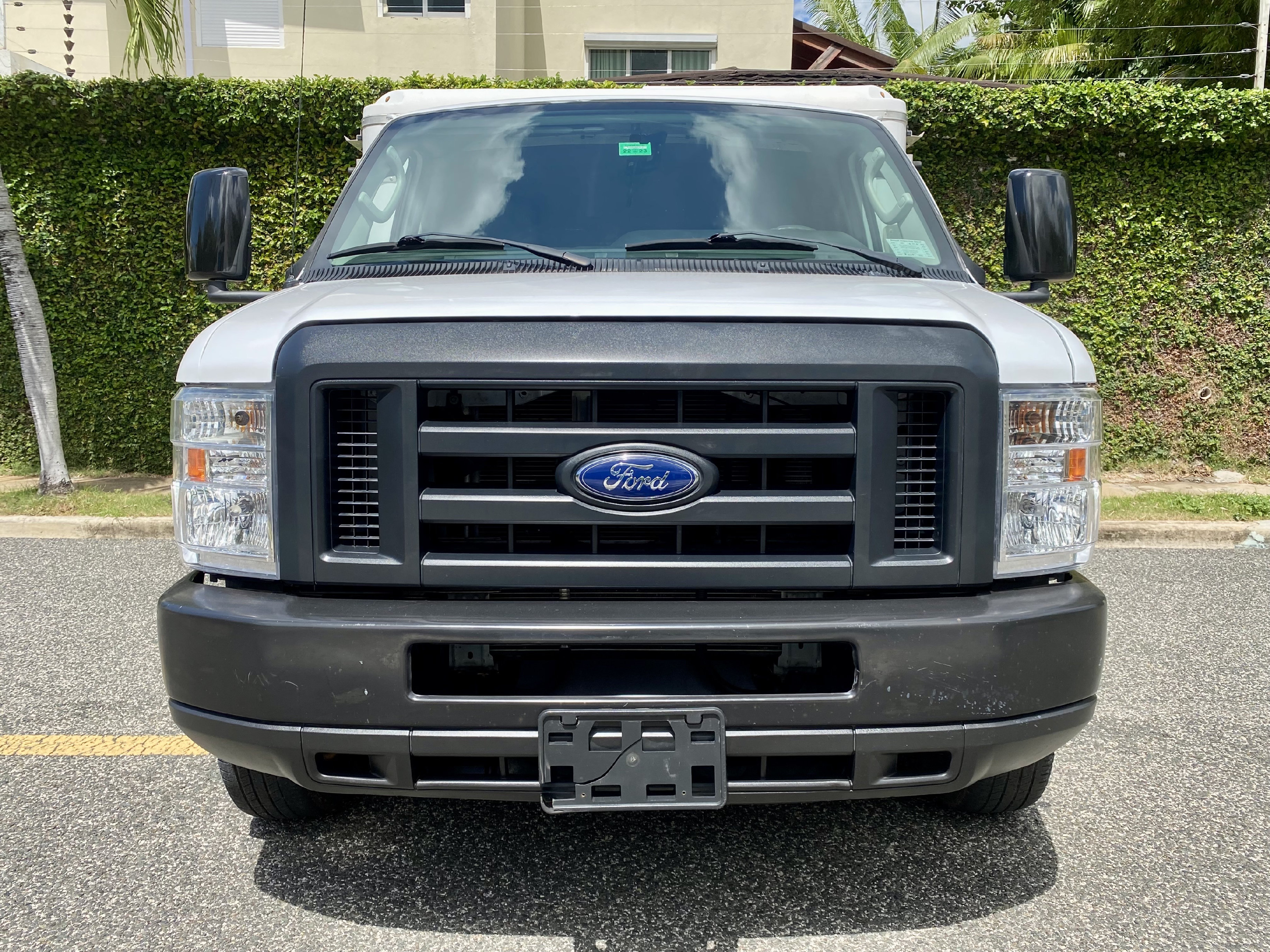 jeepetas y camionetas - Ford E-450 Econoline 2018 1