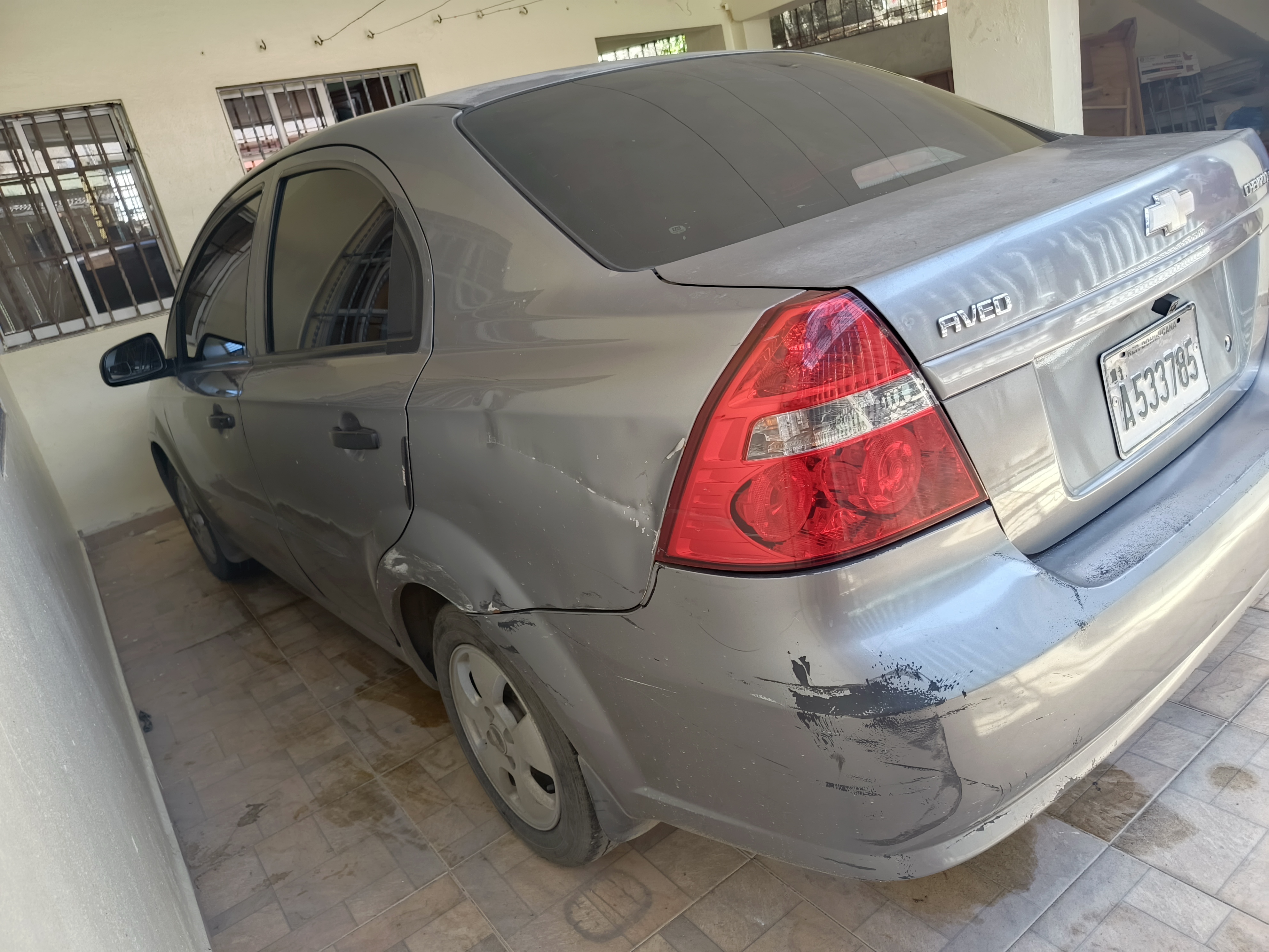 carros - Vehículo Chevrolet Aveo del motor pequeño del bueno, año 2010. 2