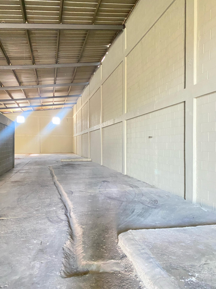 oficinas y locales comerciales - alquiler de nave industrial en villa consuelo 7