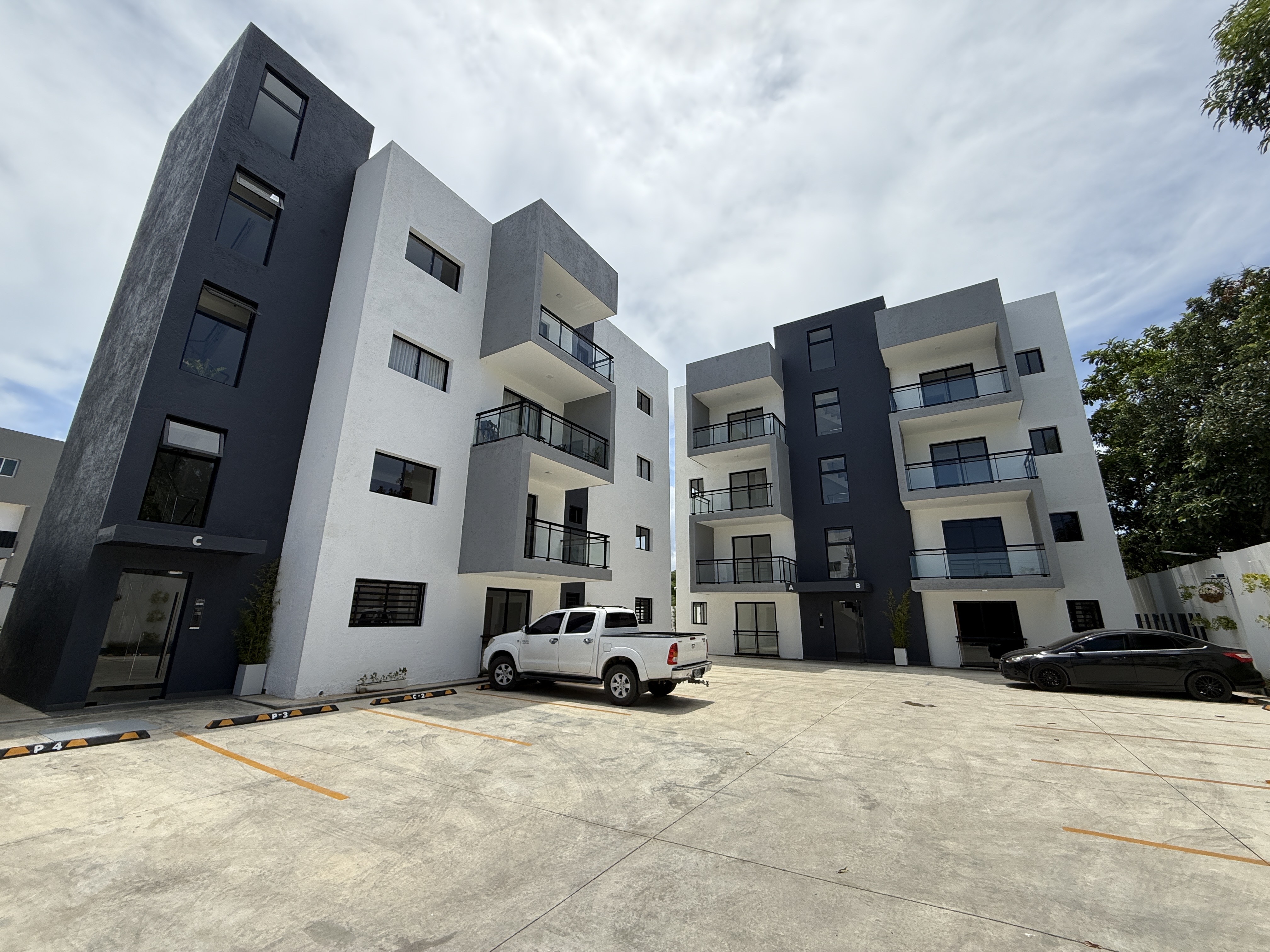 apartamentos - vendemos 4to + terraza próximo a Homs  0