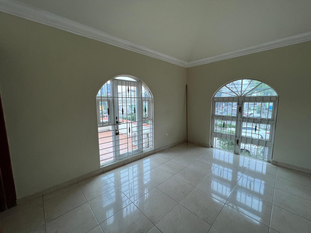 casas - Casa en alquiler en Los prados Comercial 3