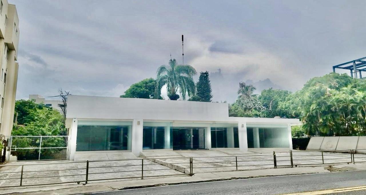 oficinas y locales comerciales - AMPLIO LOCAL EN RENTA EN REPUBLICA DE ARGENTINA SANTIAGO 0