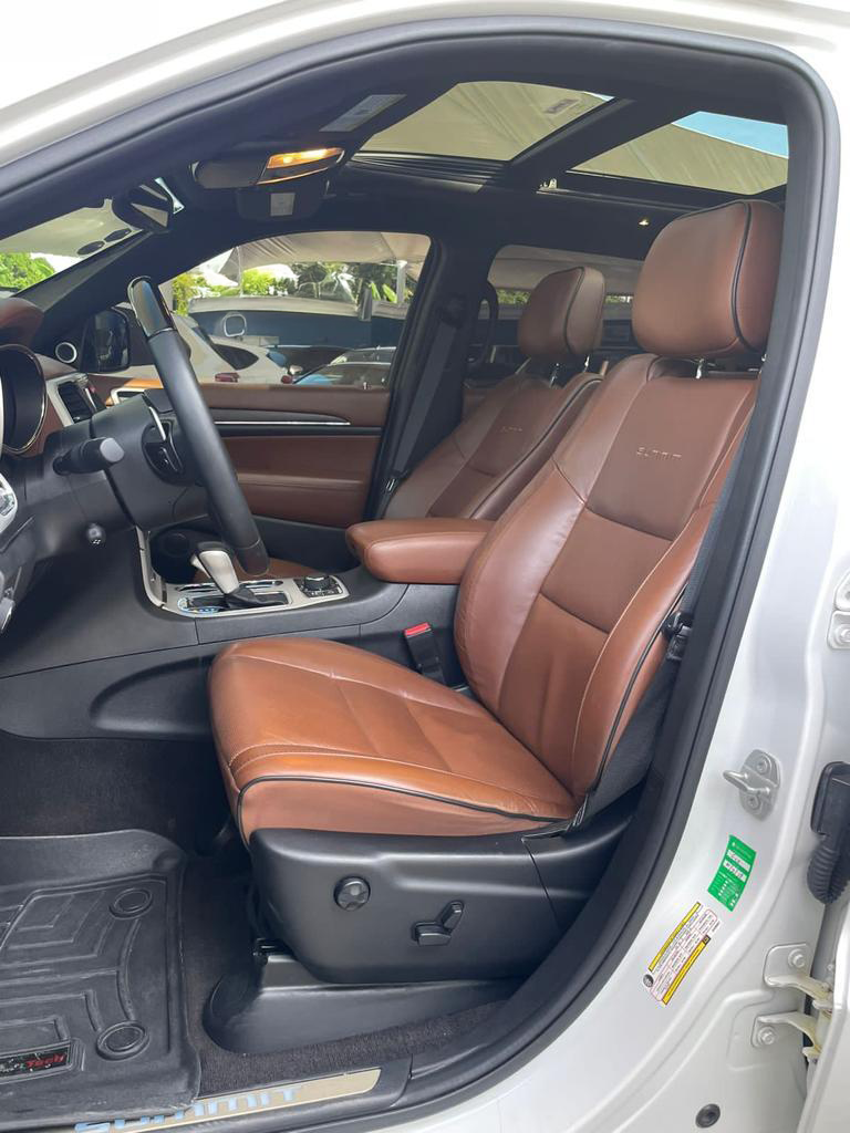 jeepetas y camionetas - Jeep Grand Cherokee Summit 2018 - 4x4 – Como Nueva!!  7