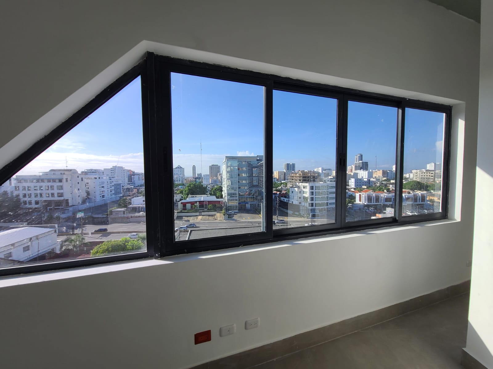 oficinas y locales comerciales - Piso 6 en Torre Corporativa de Lujo Evaristo  8