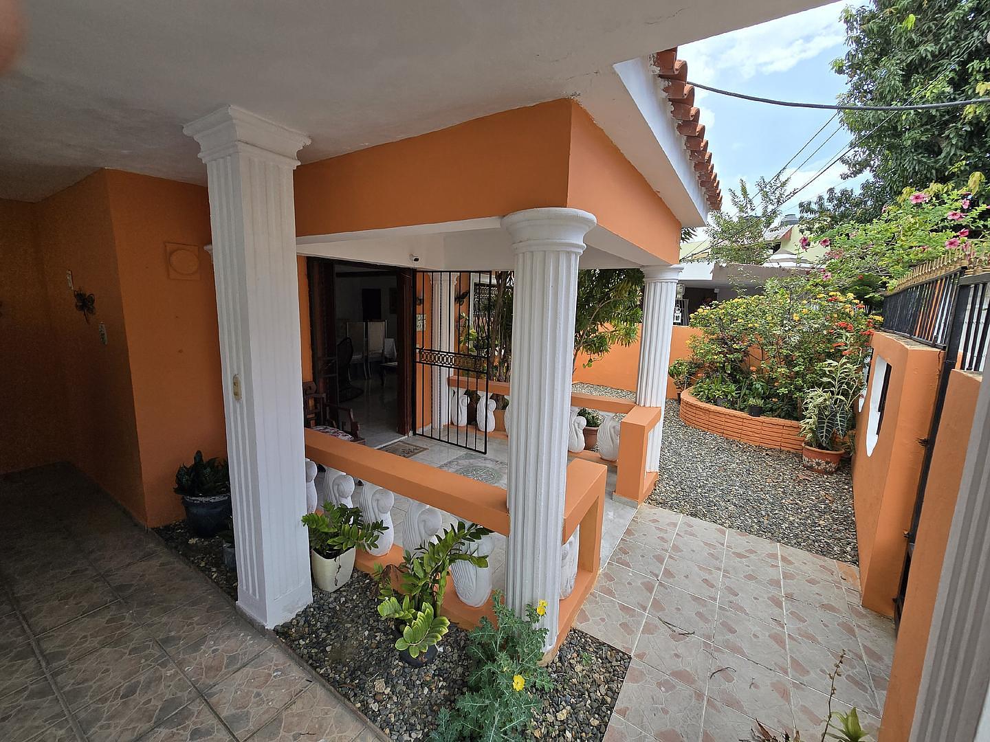 casas - CASA 4H URB MAXIMO GOMEZ 2