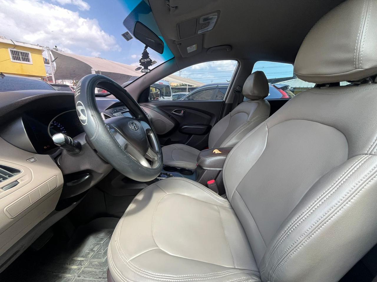 jeepetas y camionetas - Hyundai Tucson 2011 600,000 NEGOCIABLE  1
