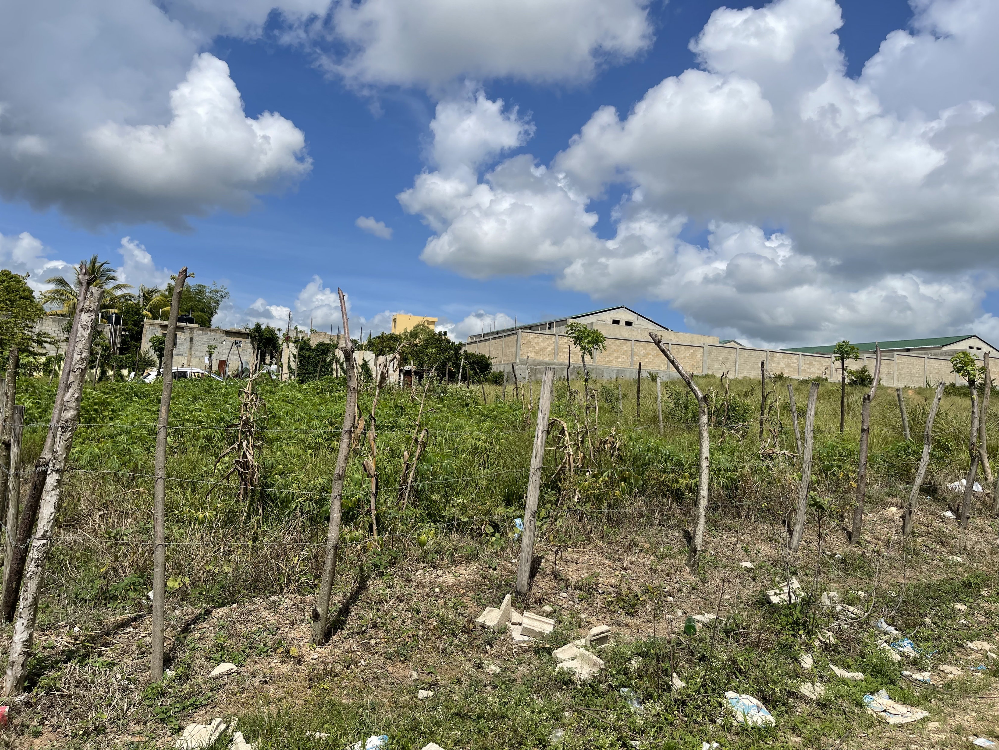 solares y terrenos - SOLAR HIGUEY VILLA CERRO DETRÁS DEL POLITÉCNICO  3