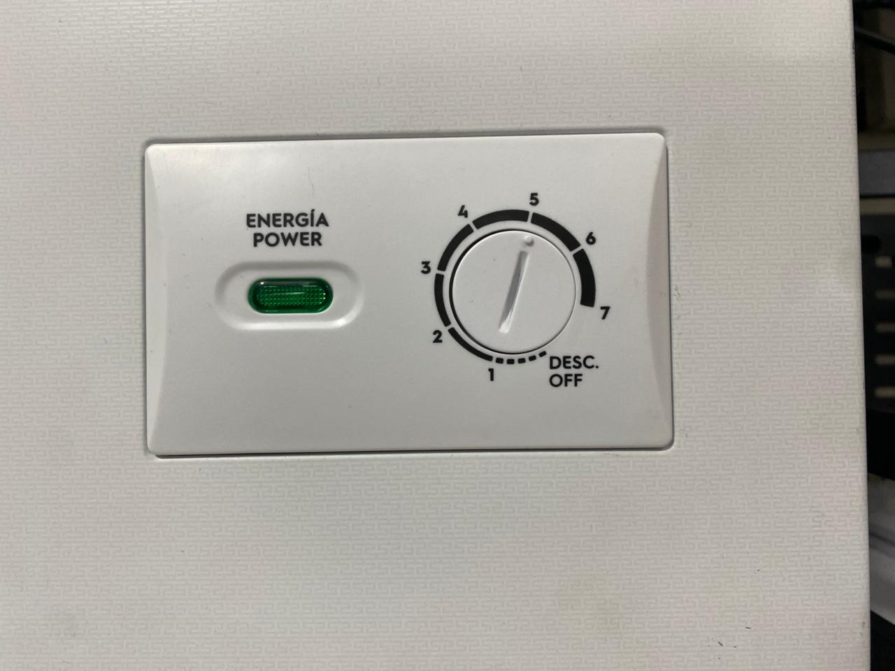 electrodomesticos - Freezer Frigidaire 5 pies cúbicos 
 1