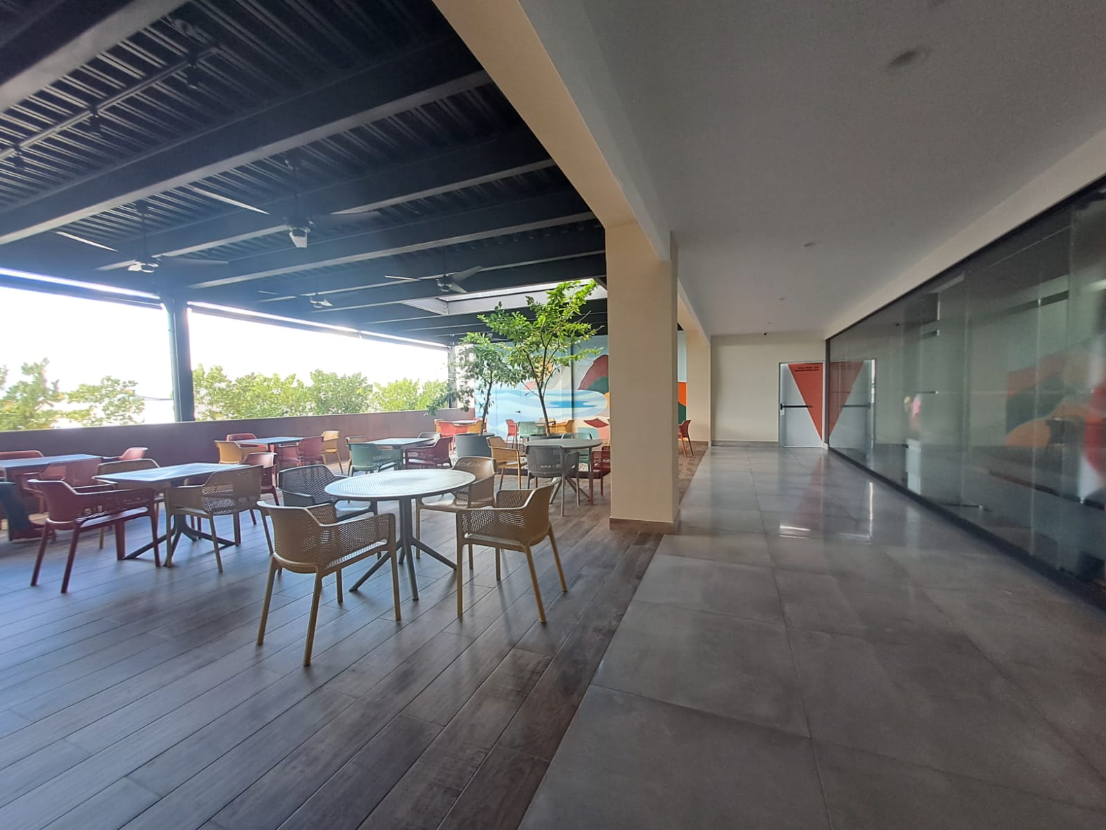 oficinas y locales comerciales - Alquilo Local  4to piso 50 mts en los prados  5