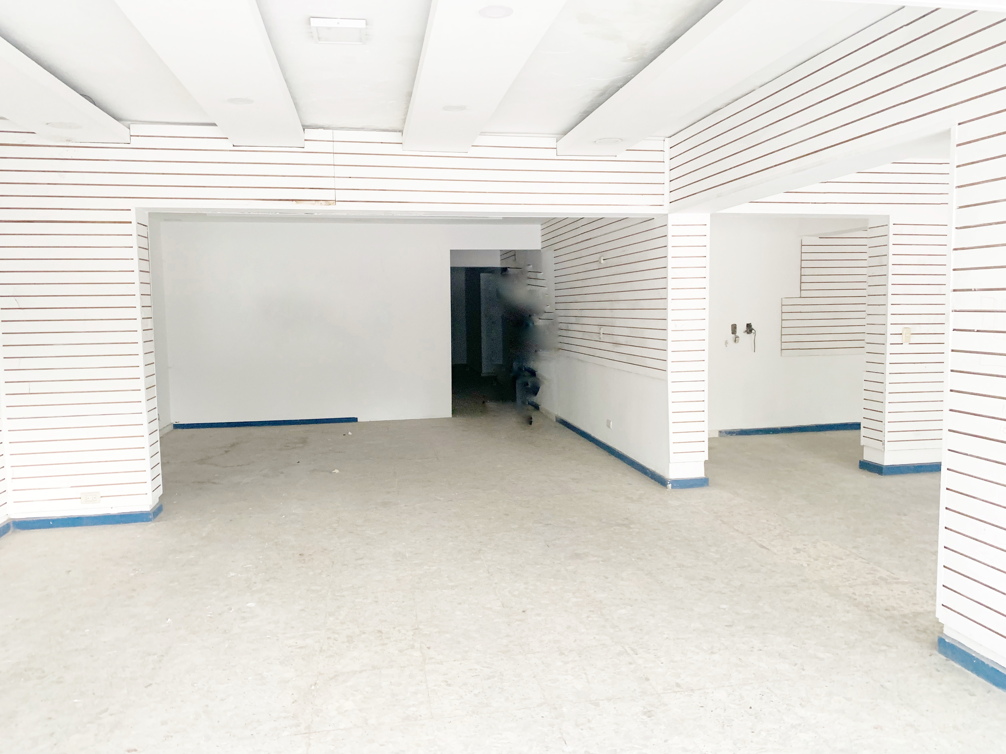 oficinas y locales comerciales - Local céntrico primer nivel 2