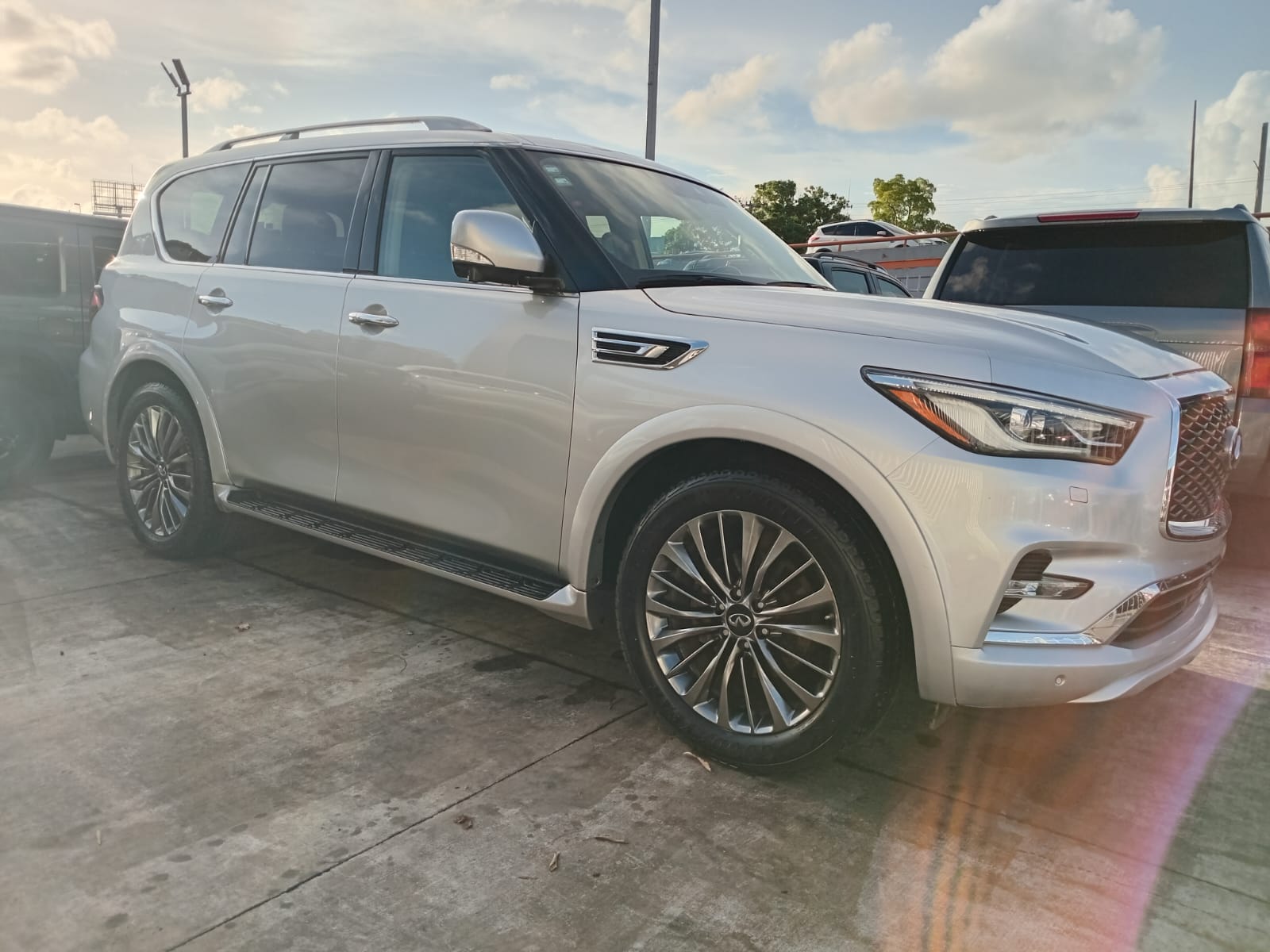 jeepetas y camionetas - Infiniti QX80 2022 2