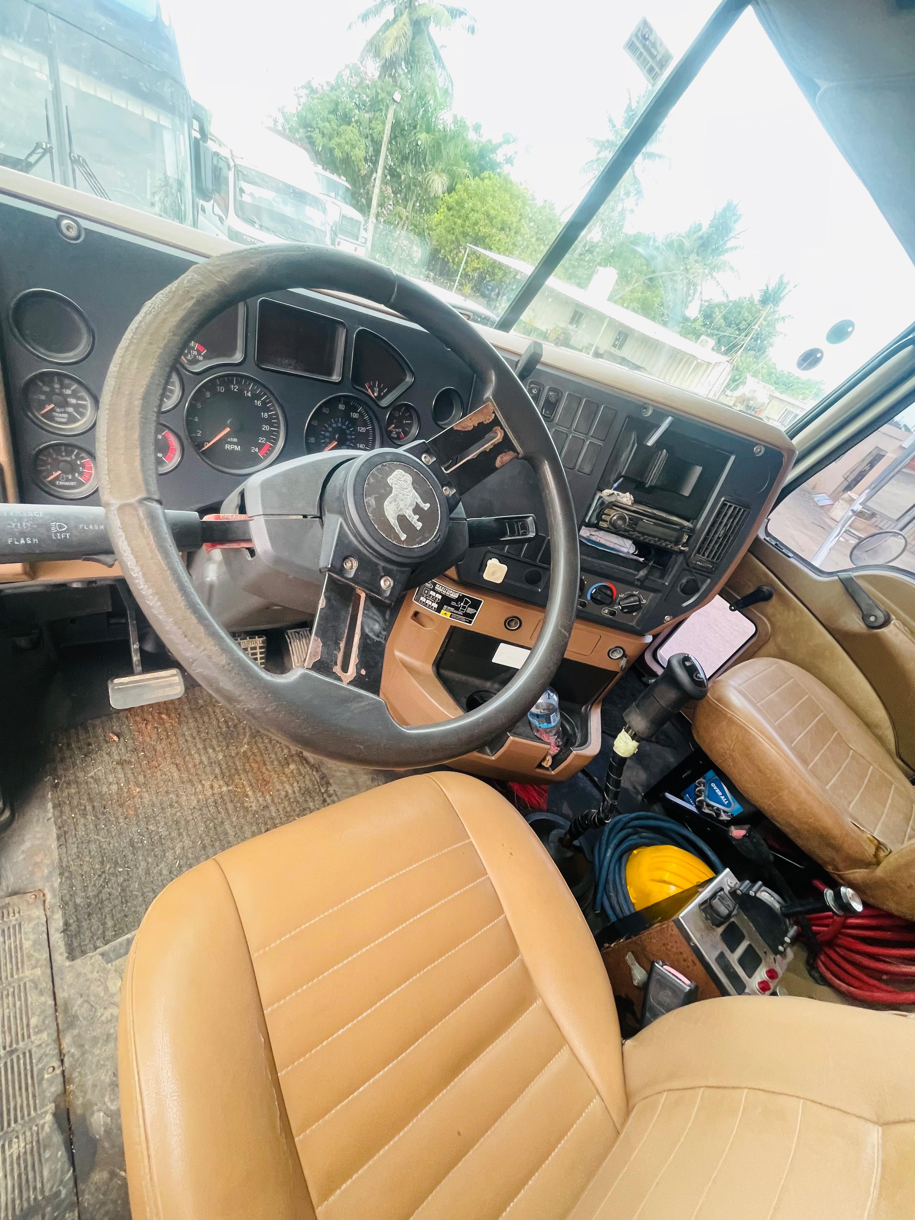 camiones y vehiculos pesados - CAMION MACK VOLTEO 6