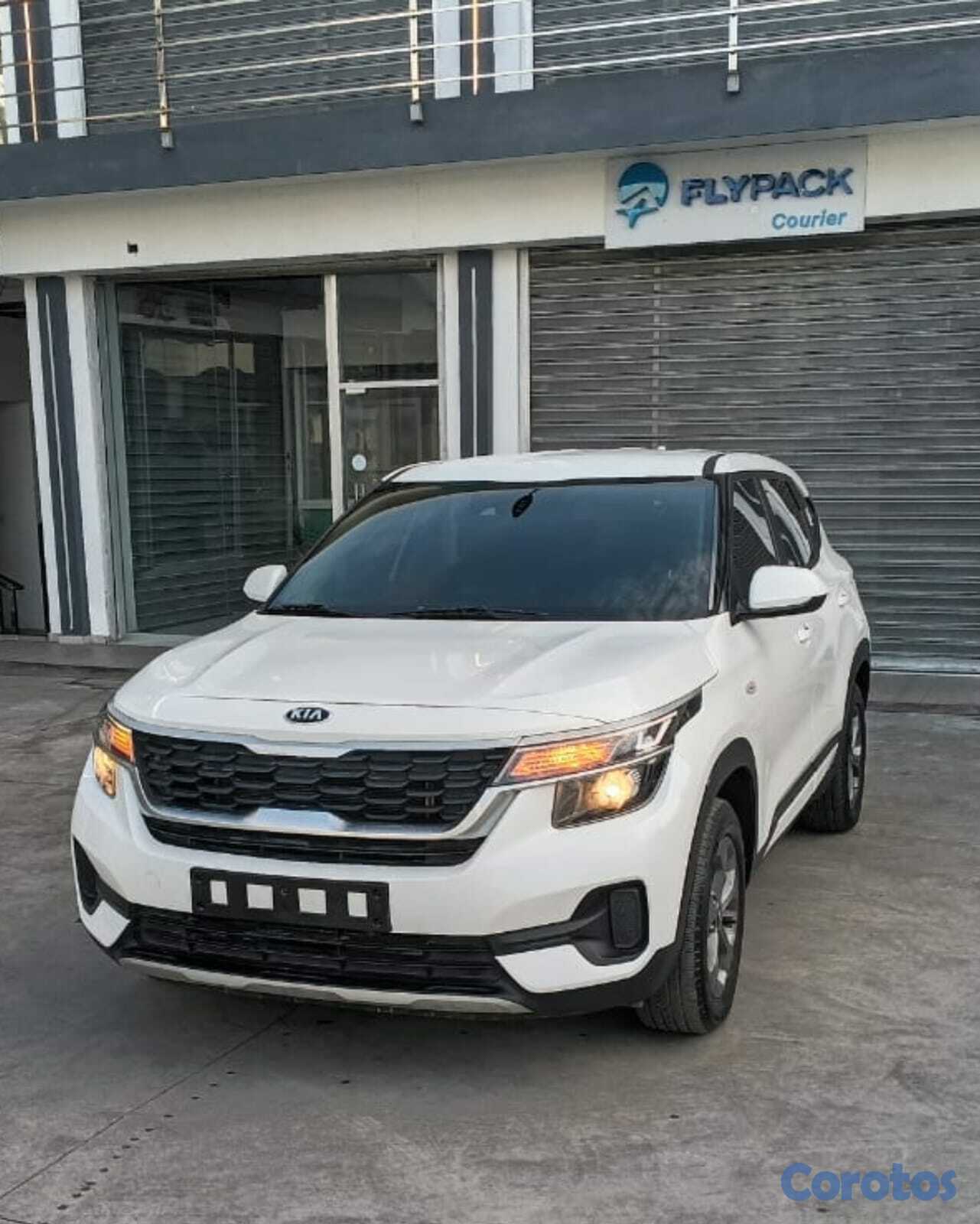 jeepetas y camionetas - KIA SELTOS 2022 BLANCO DIESEL 1