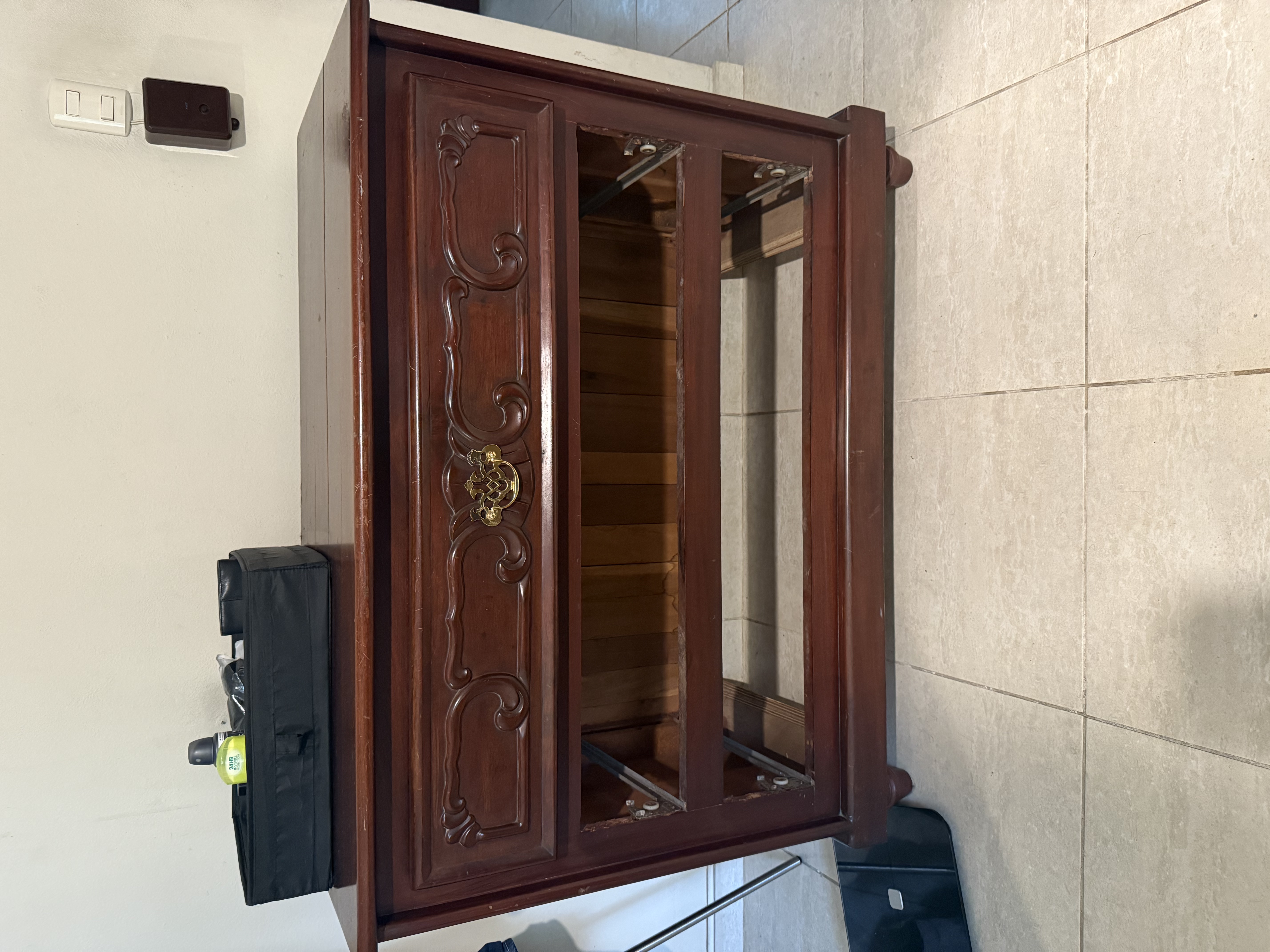 muebles y colchones - Gavetero en Caoba