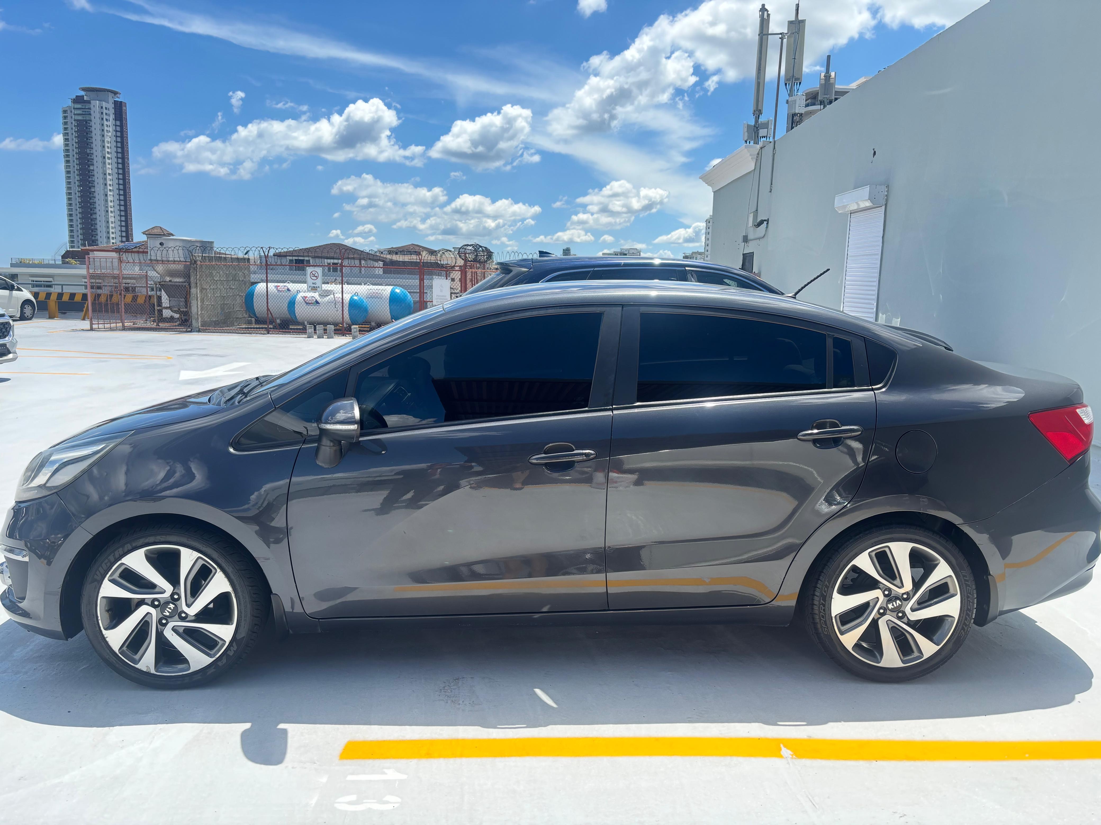 carros - Kia Río 2017 1
